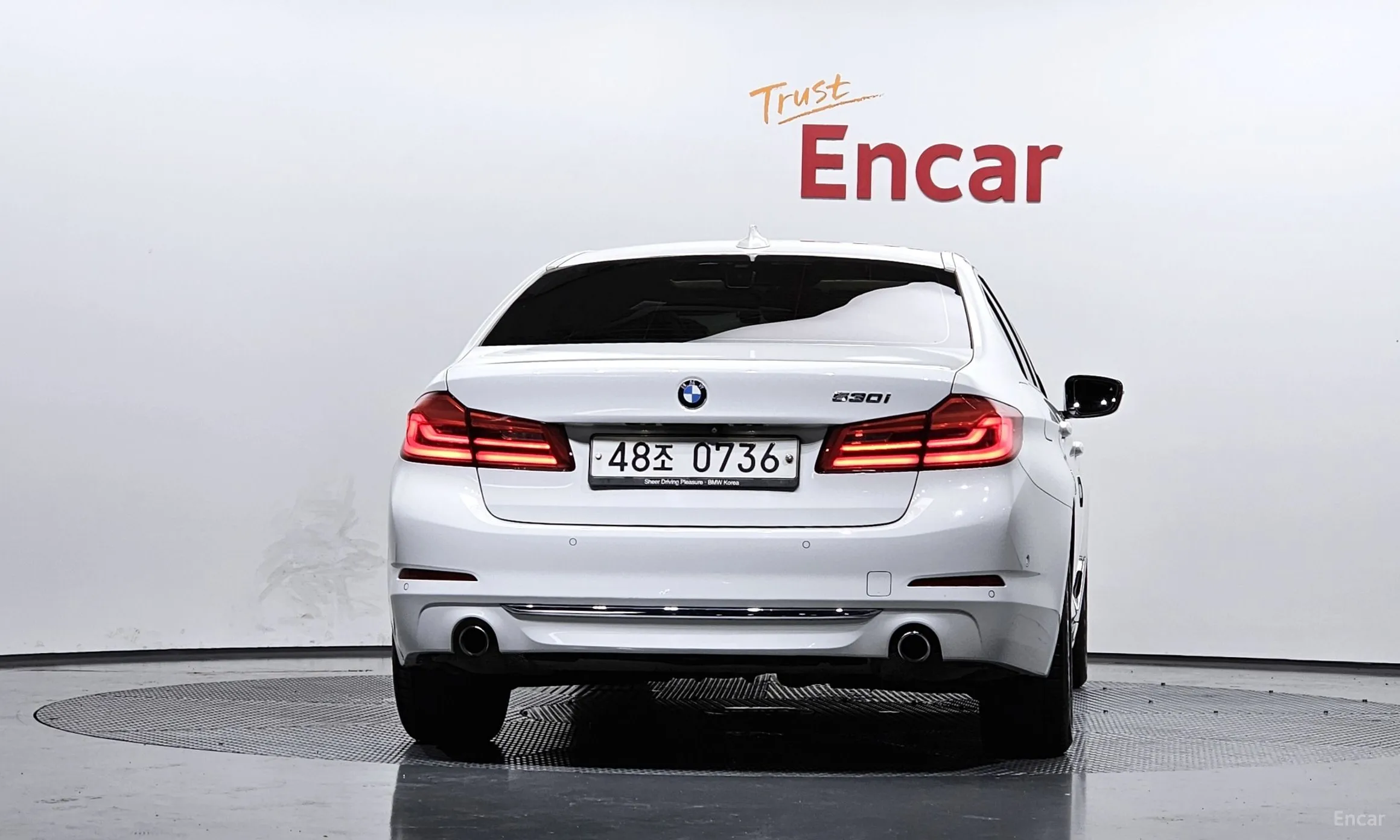 BMW 5 Series (G30) превью 3
