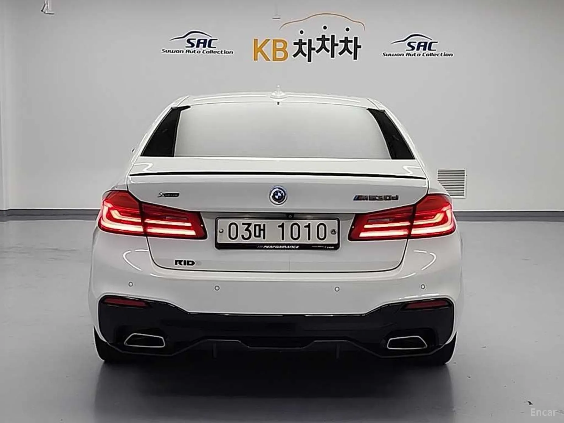 BMW 5 Series (G30) превью 3