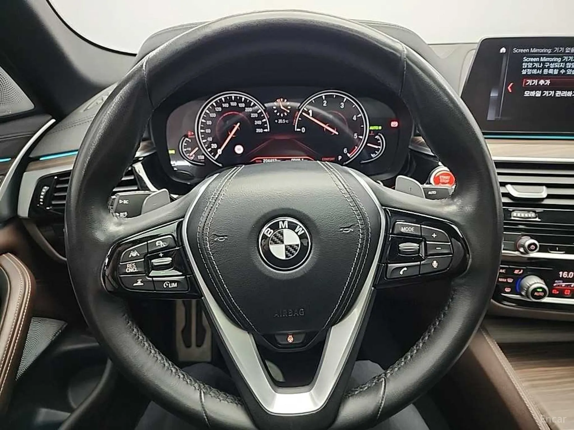 BMW 5 Series (G30) превью 4