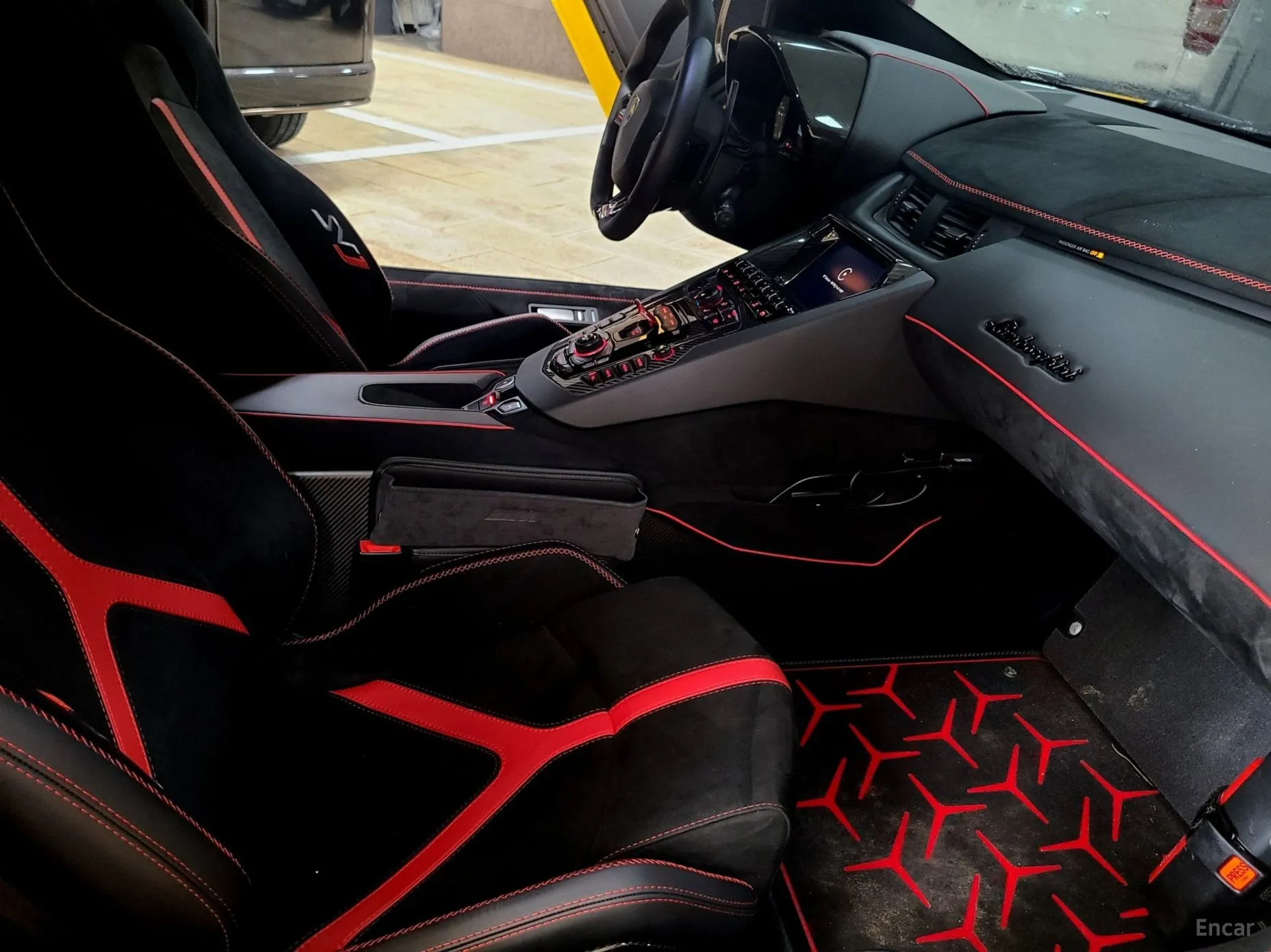 Lamborghini Aventador превью 10