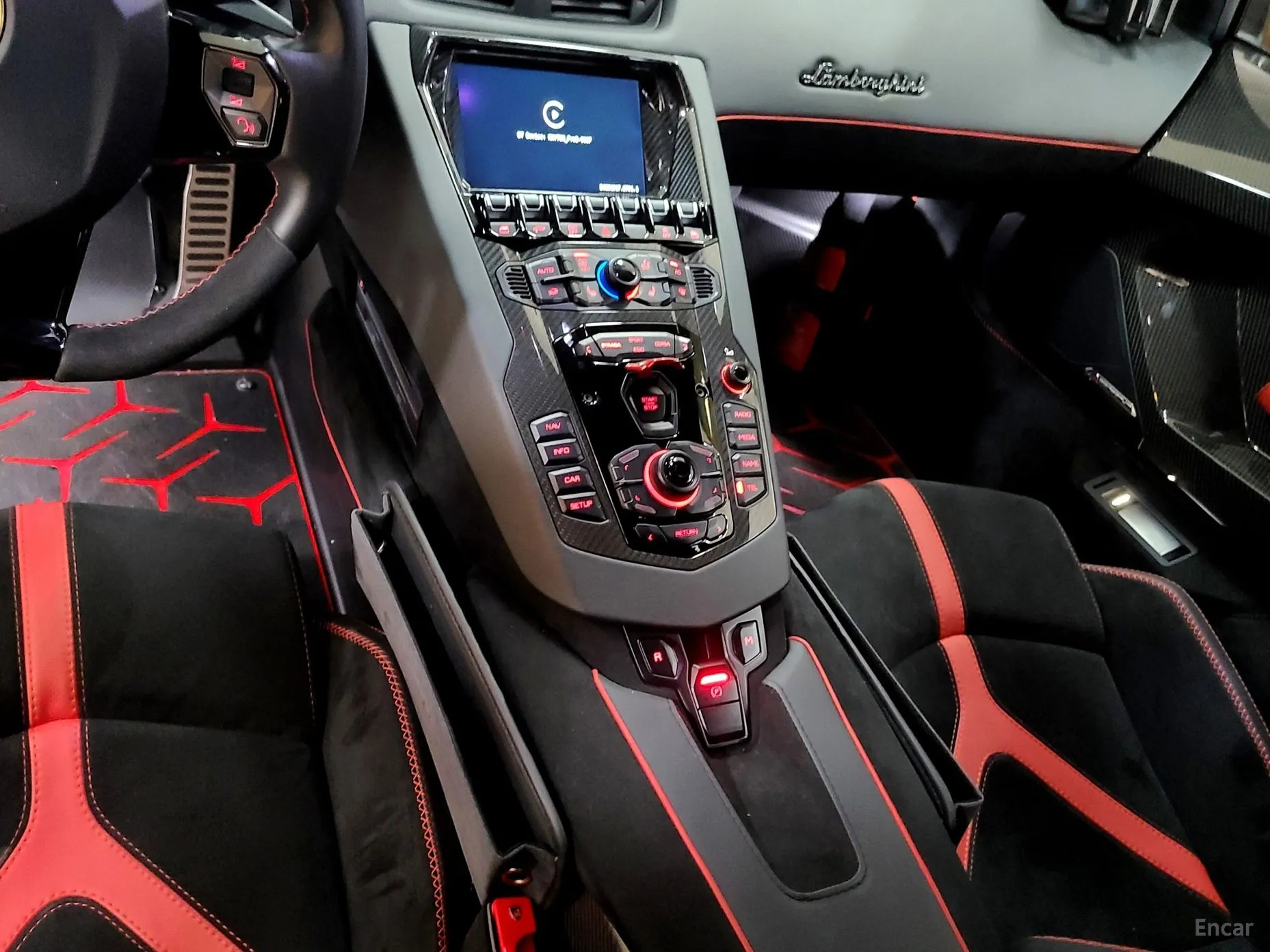 Lamborghini Aventador превью 11