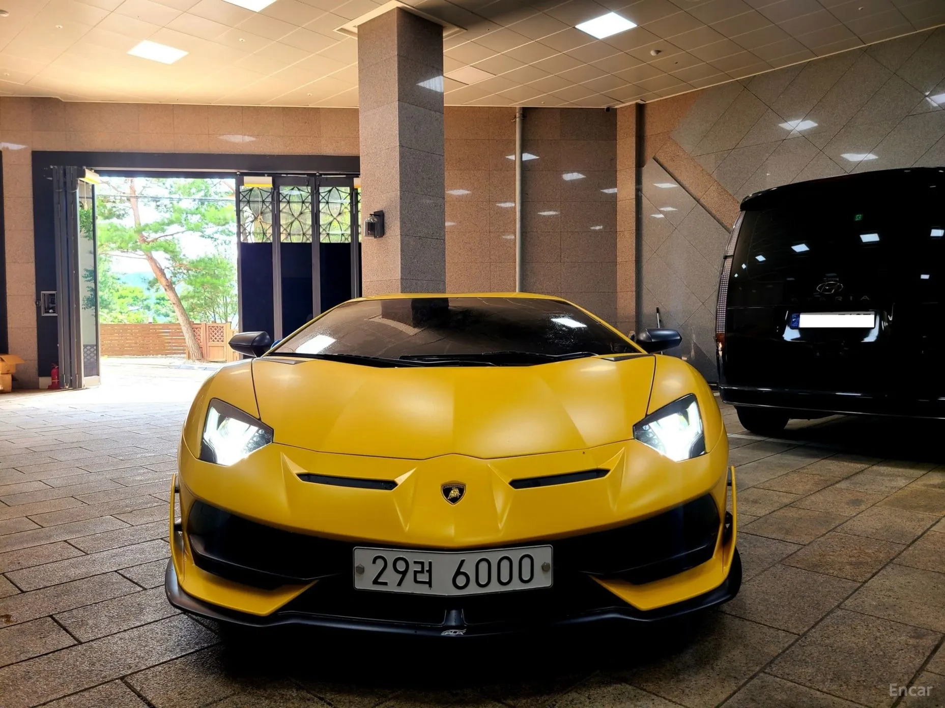 Lamborghini Aventador превью 2