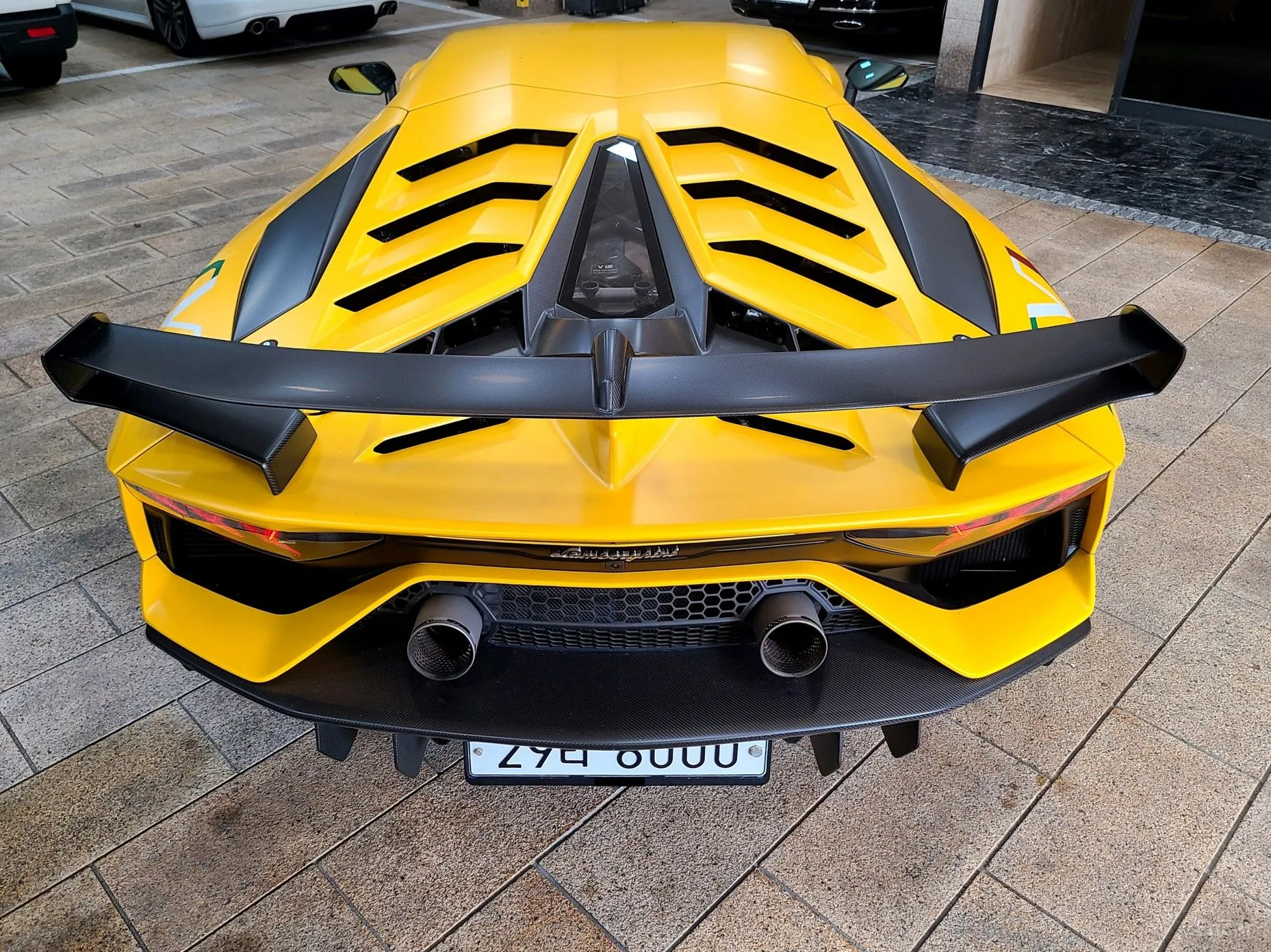 Lamborghini Aventador превью 18