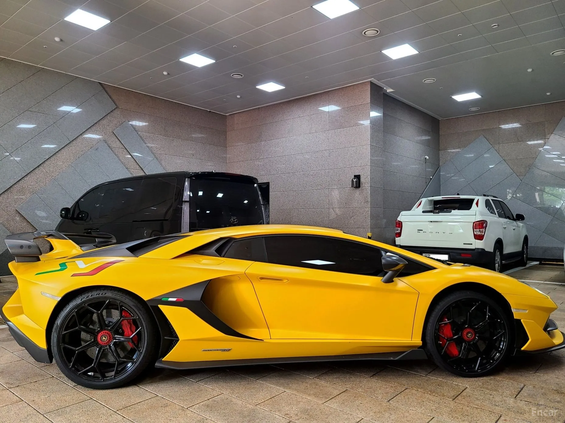 Lamborghini Aventador превью 5
