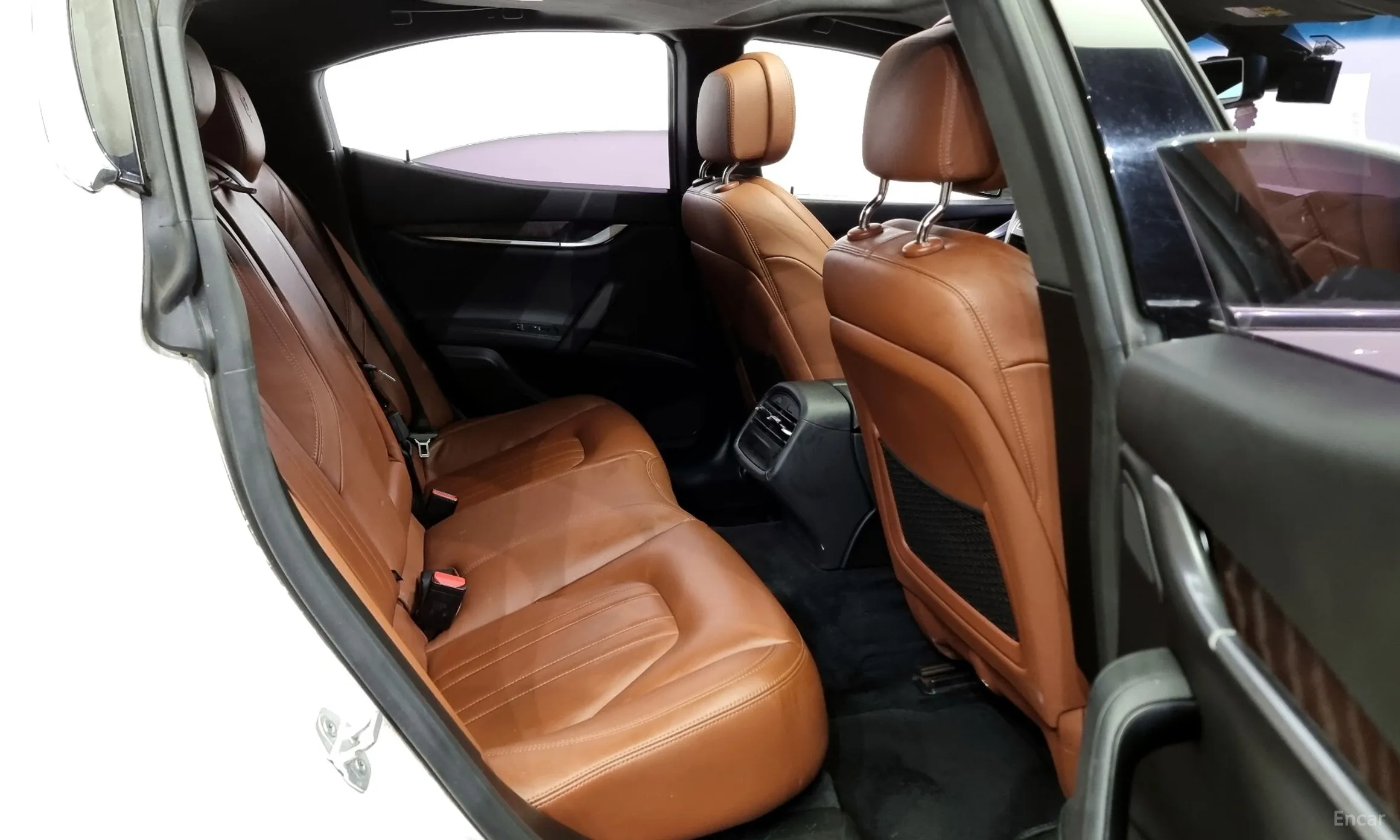 Maserati Ghibli превью 12