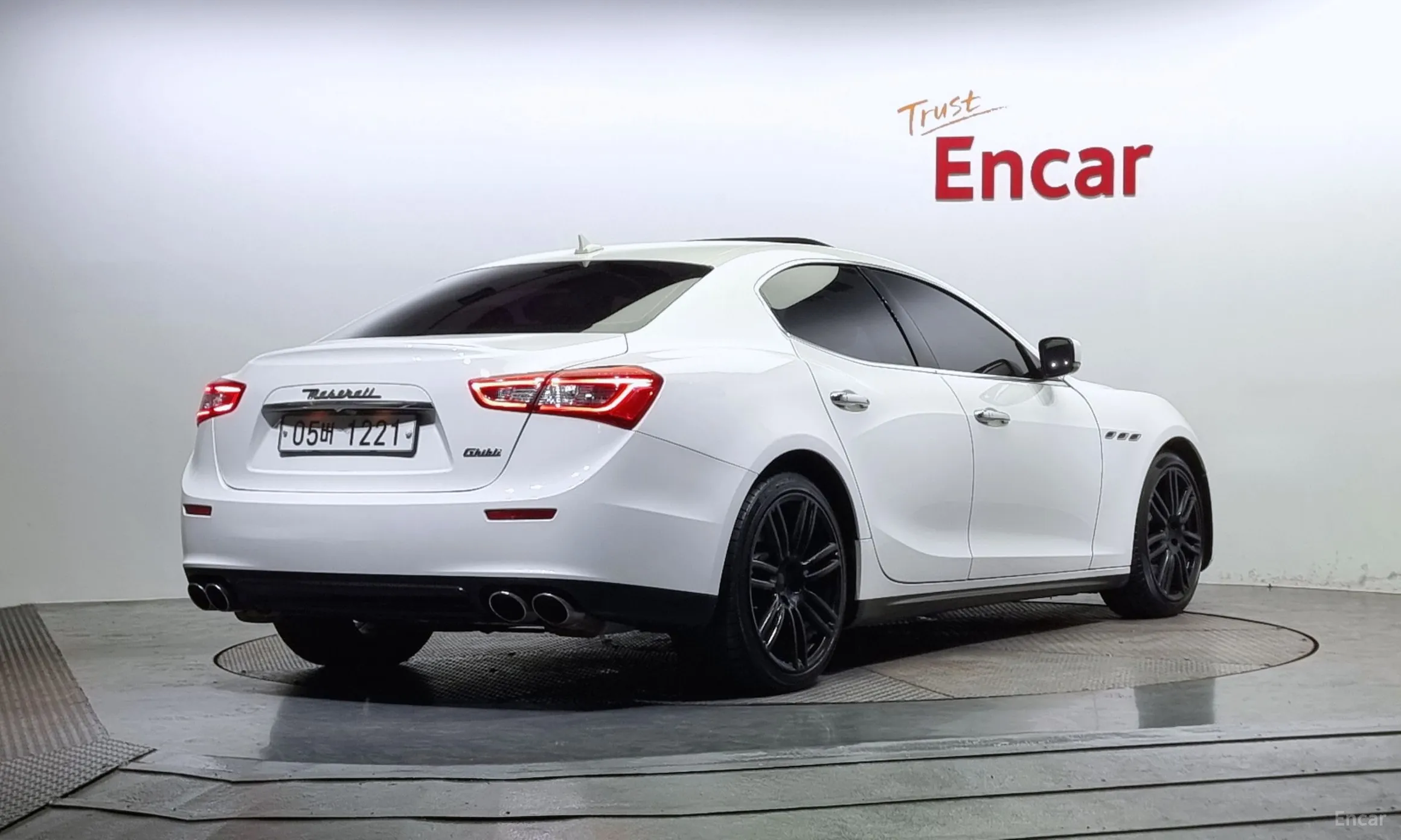 Maserati Ghibli превью 2