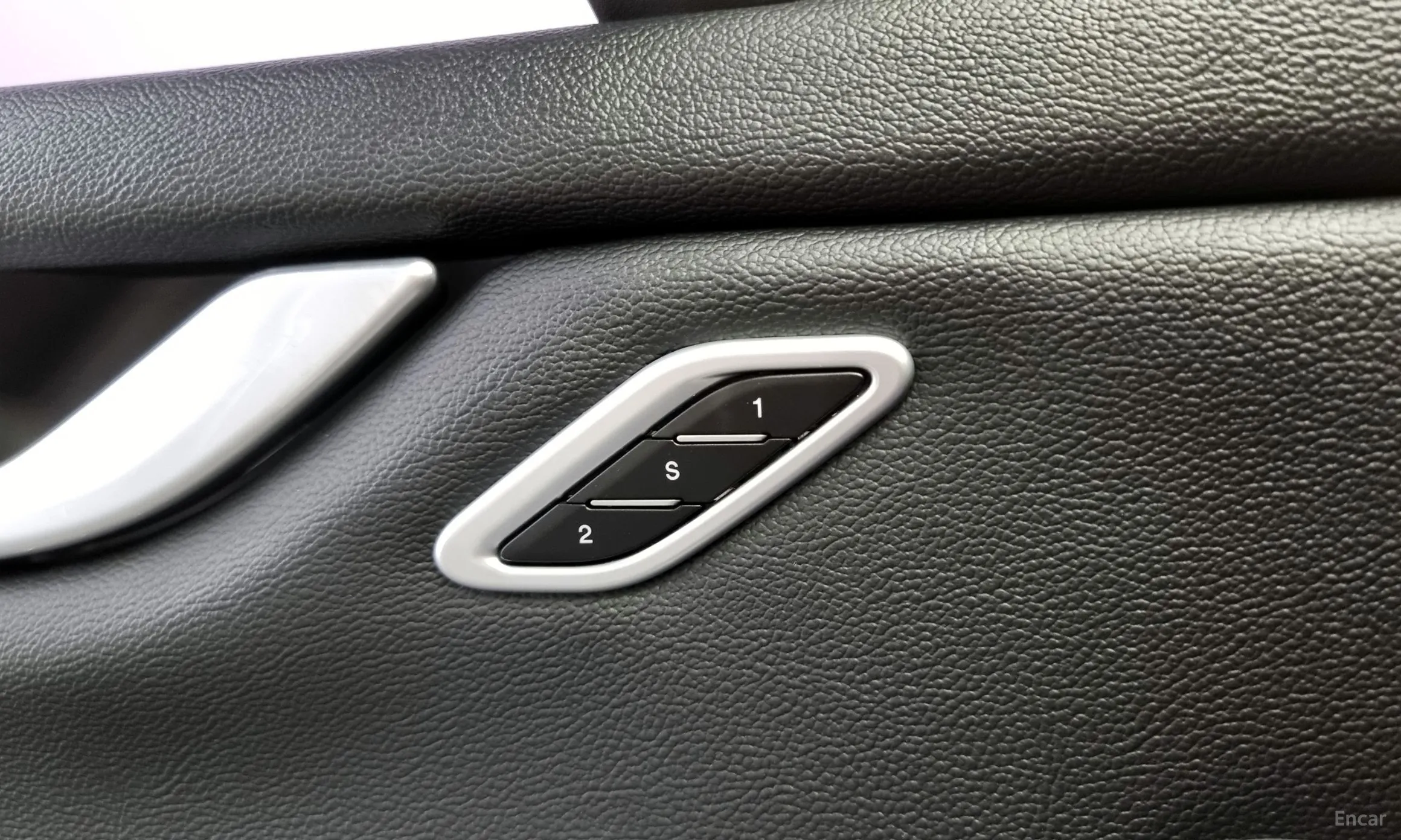 Maserati Ghibli превью 17