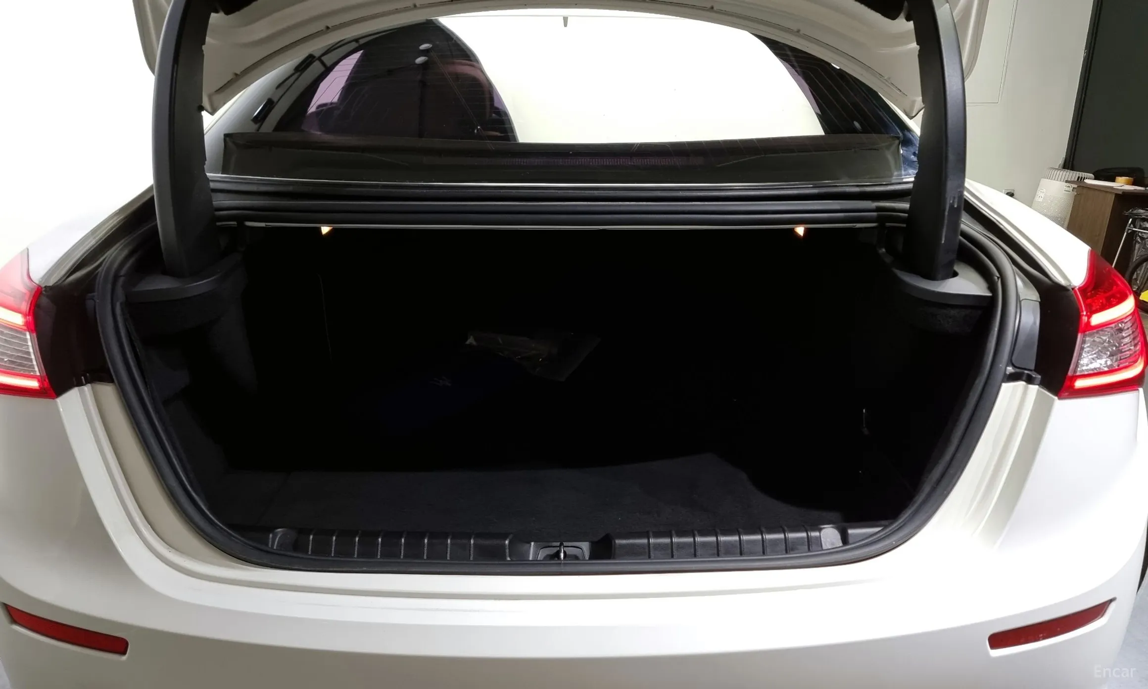Maserati Ghibli превью 19