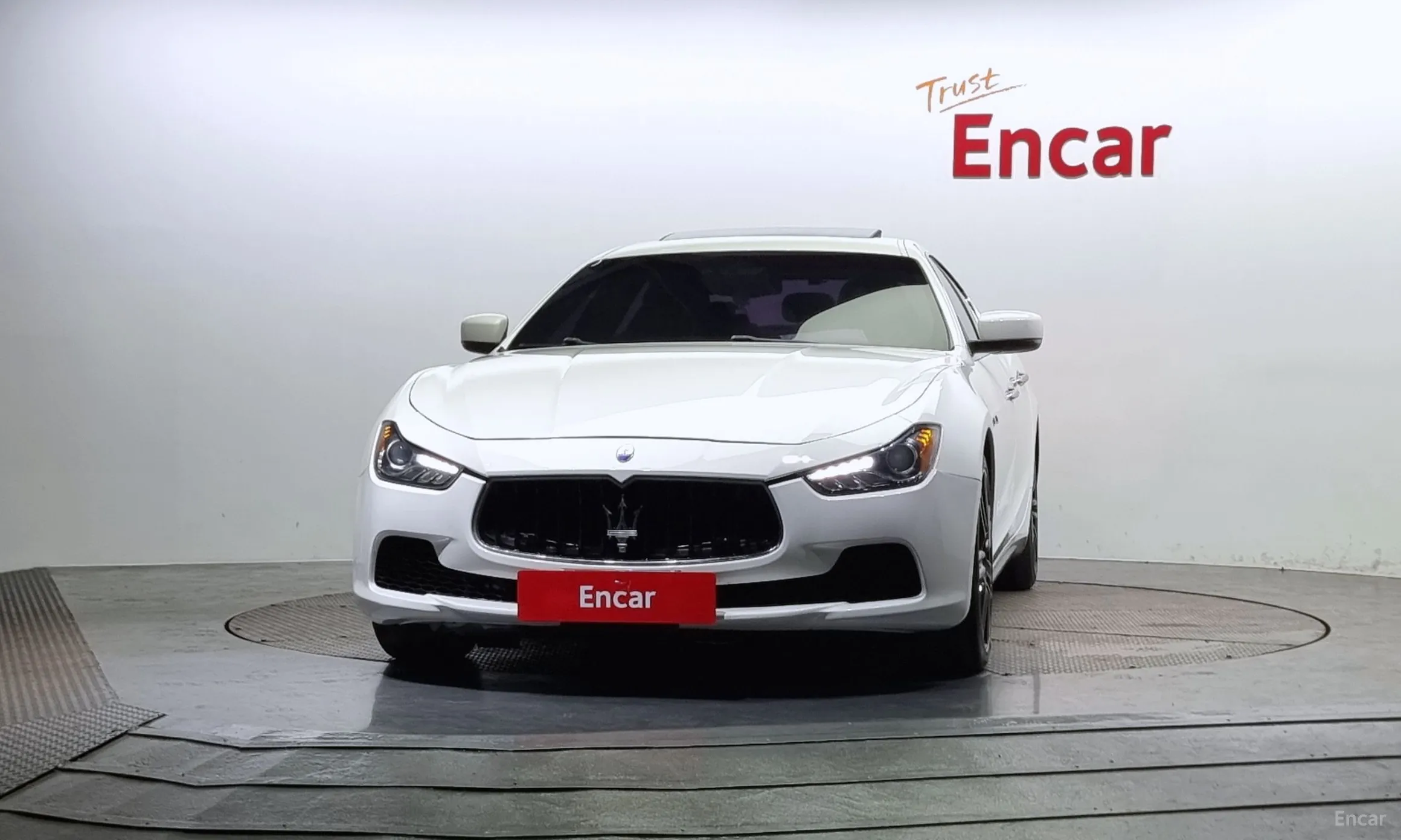 Maserati Ghibli превью 3