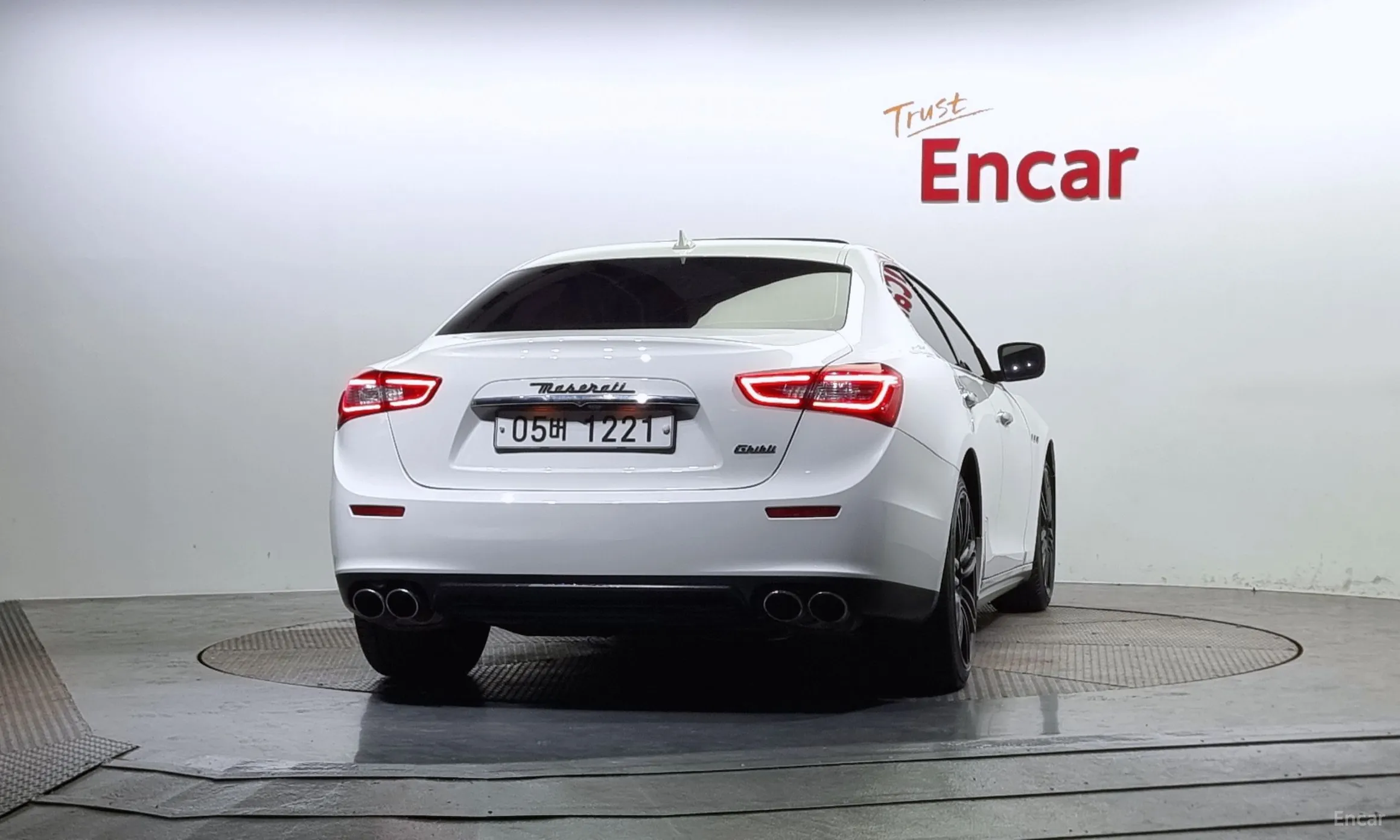 Maserati Ghibli превью 4