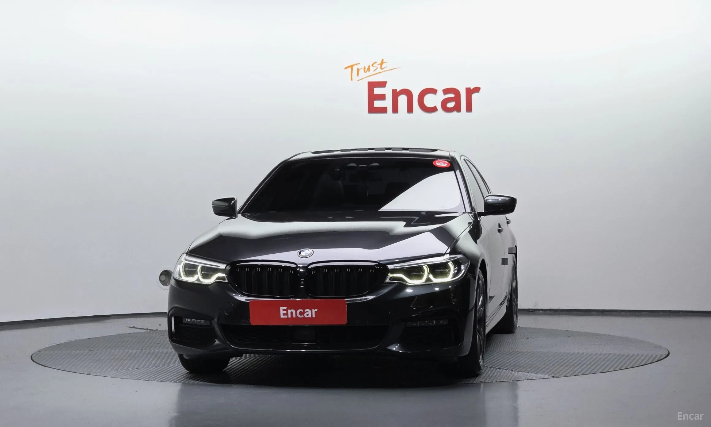 BMW 5 Series (G30) превью 2