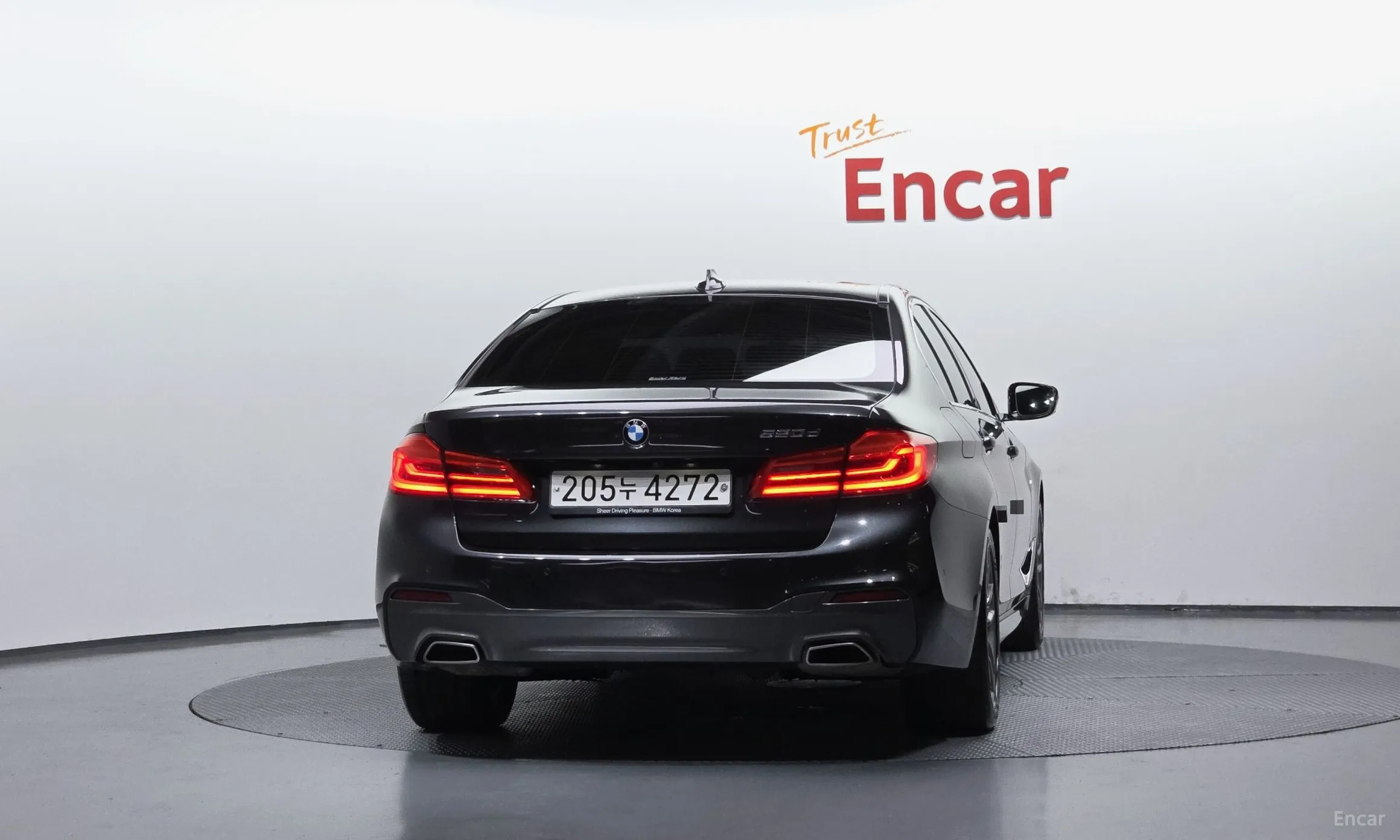BMW 5 Series (G30) превью 3