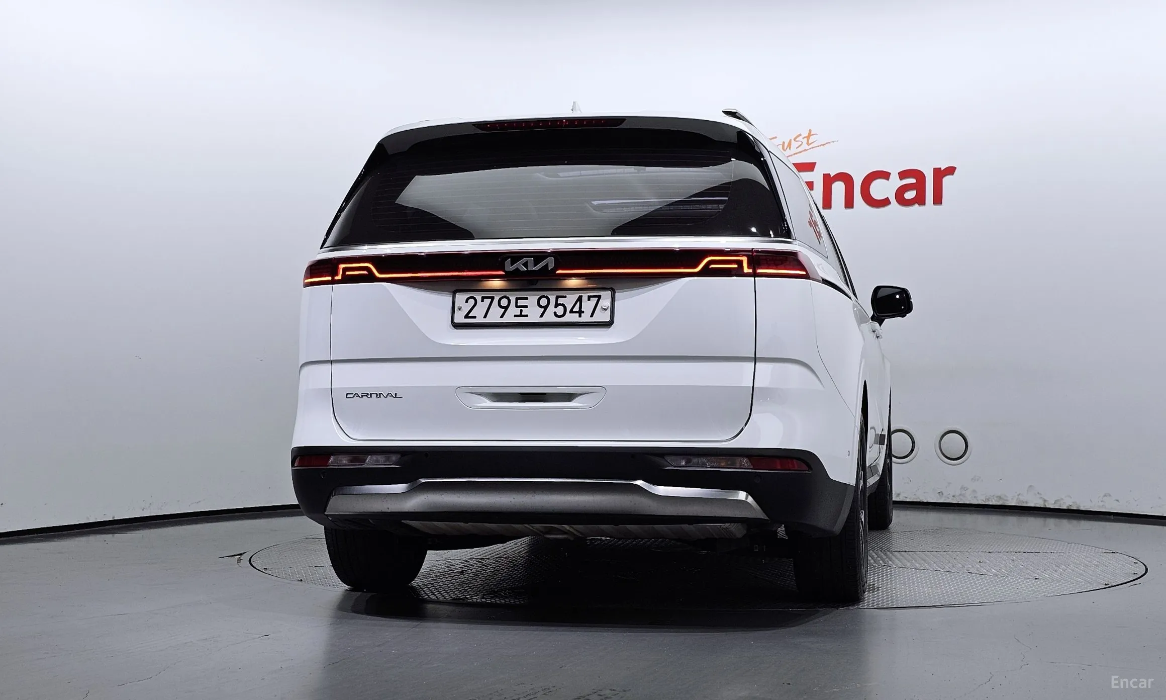 Kia Carnival Gen 4 превью 3
