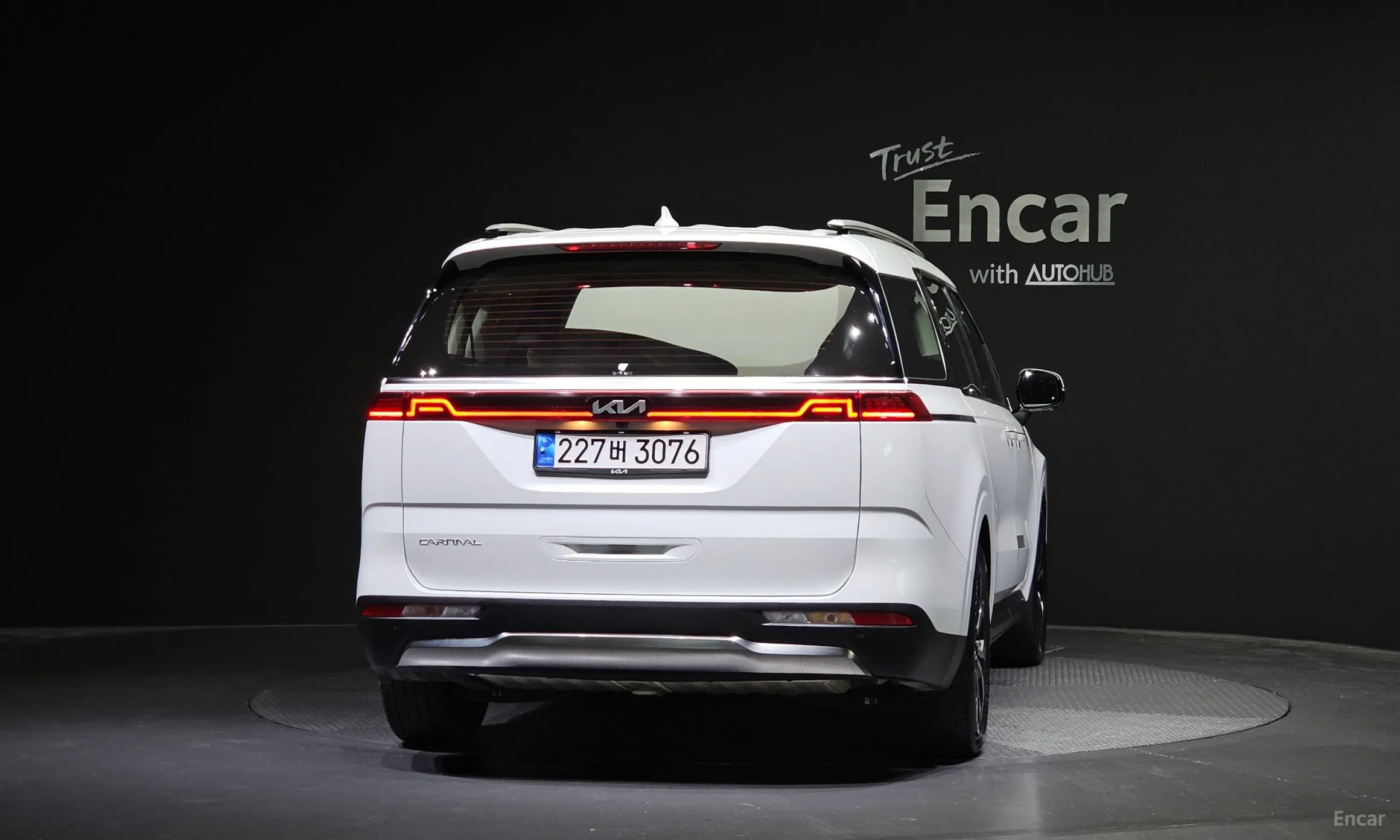Kia Carnival Gen 4 превью 3