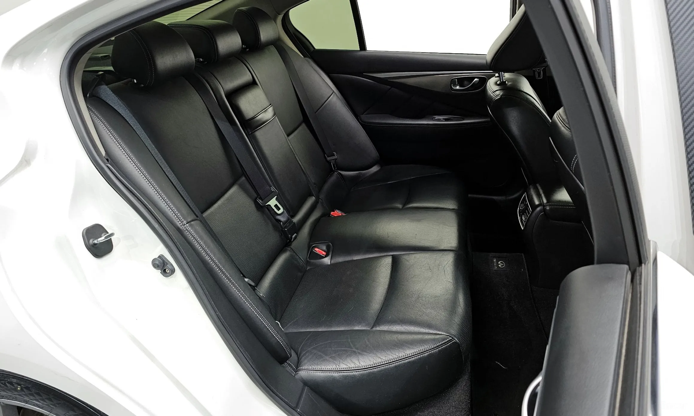 Infiniti Q50 превью 12