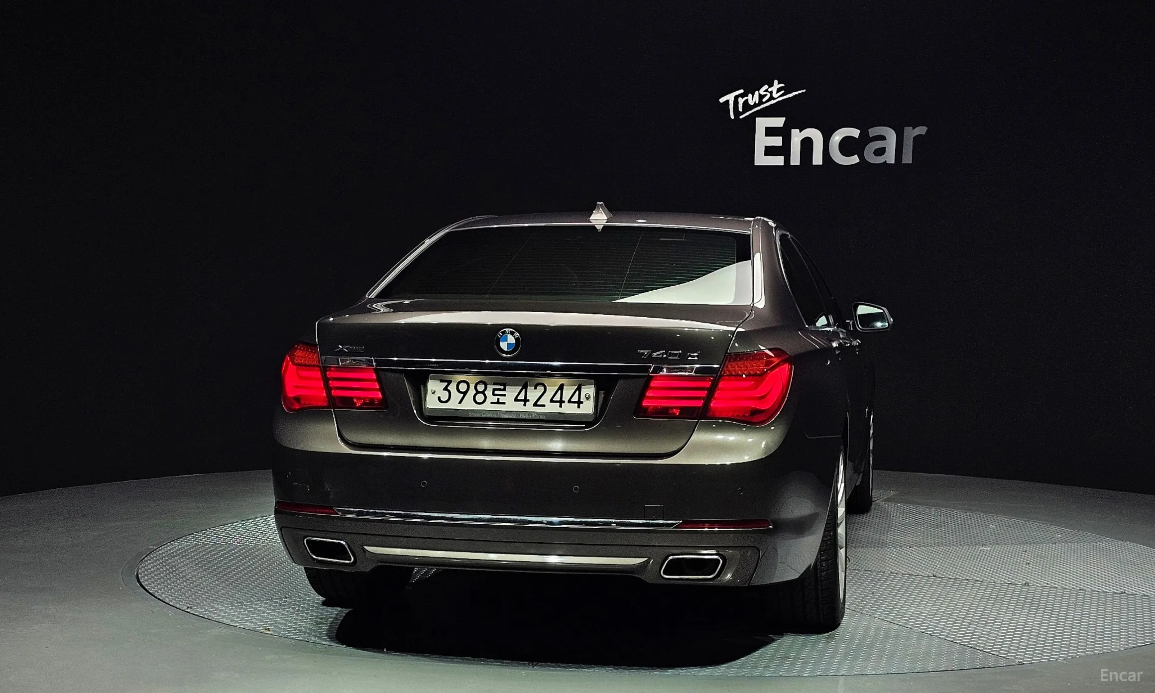 BMW 7 Series (F01) превью 3