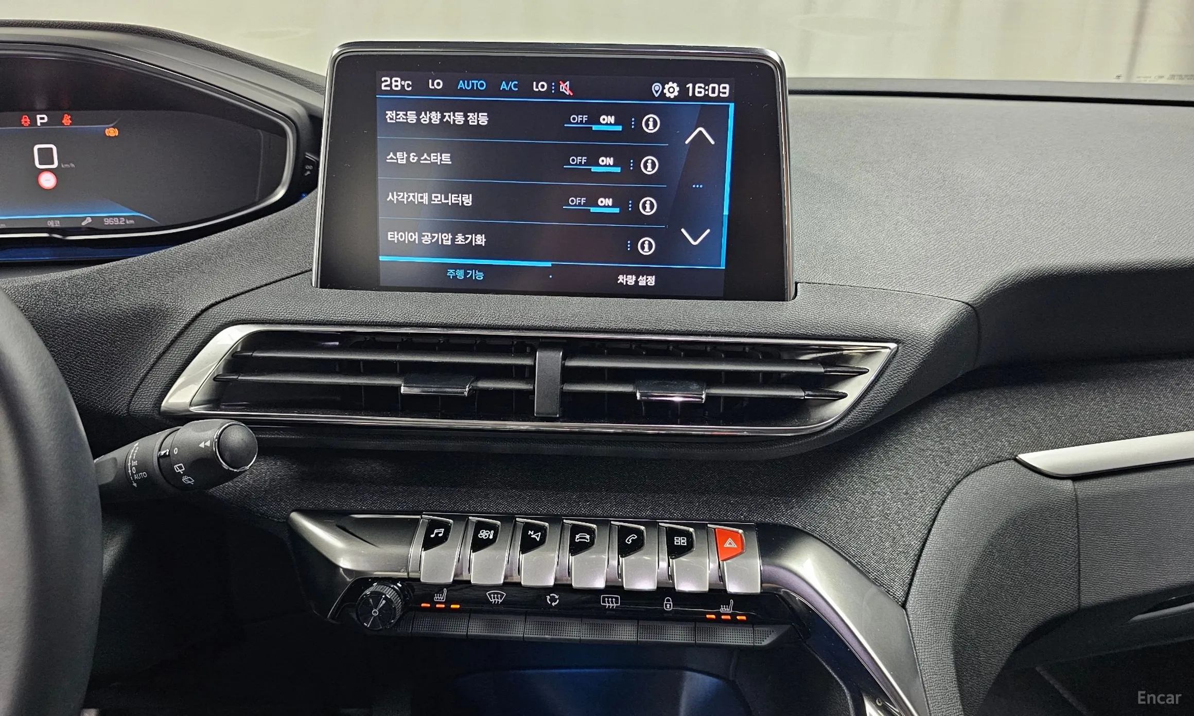 Peugeot 3008 2nd generation превью 15