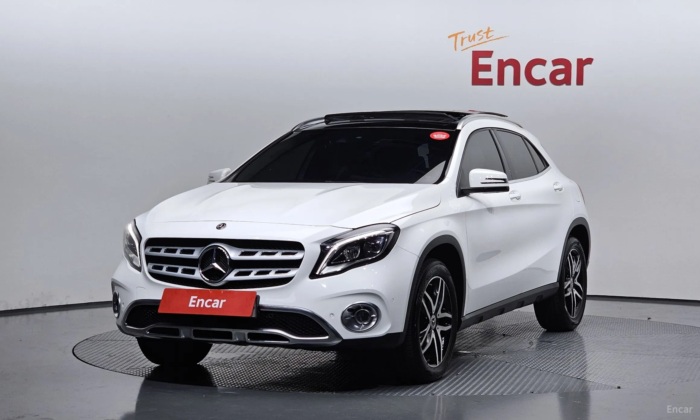 Mercedes Benz GLA-Class X156