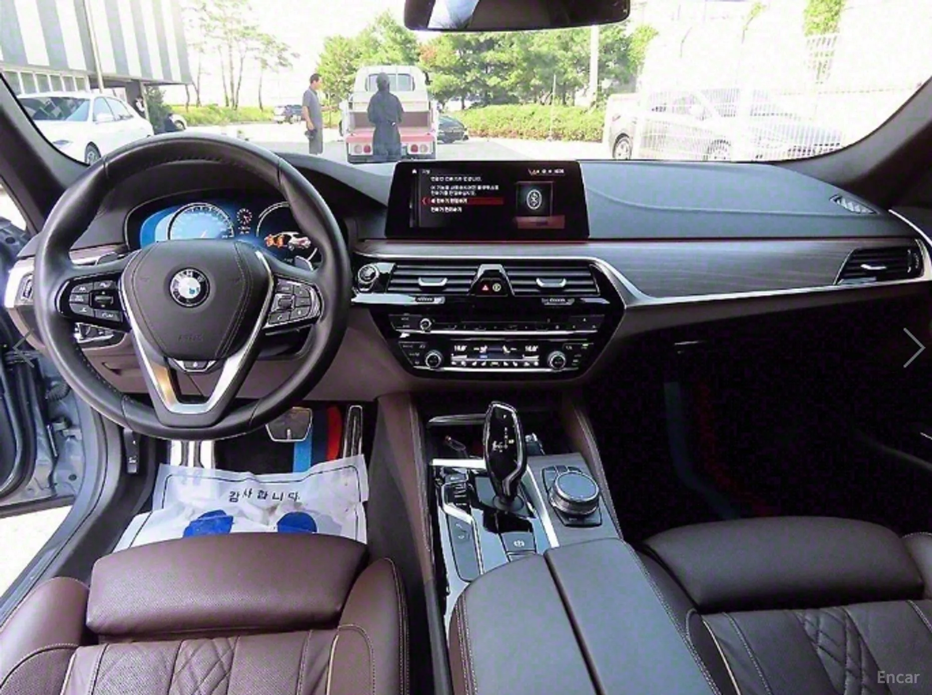 BMW 5 Series (G30) превью 4