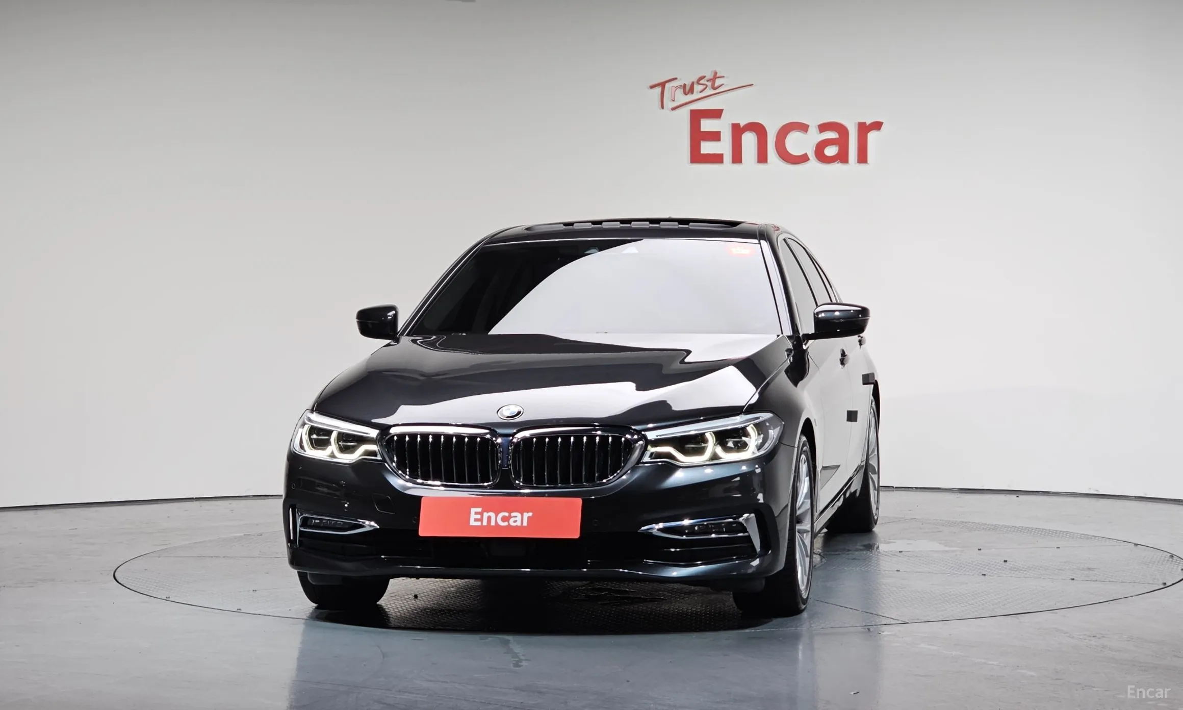 BMW 5 Series (G30) превью 2