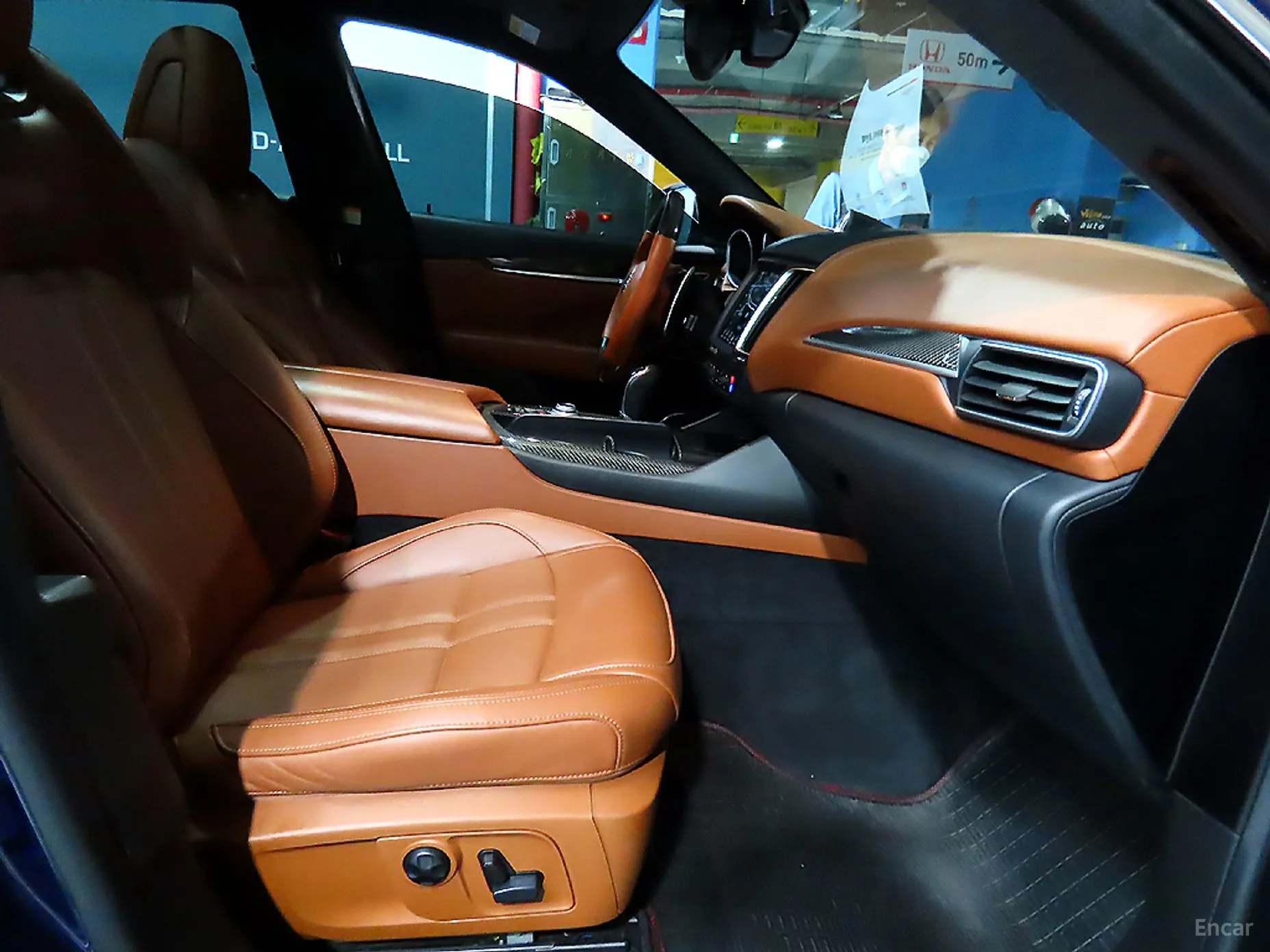 Maserati Levante превью 12