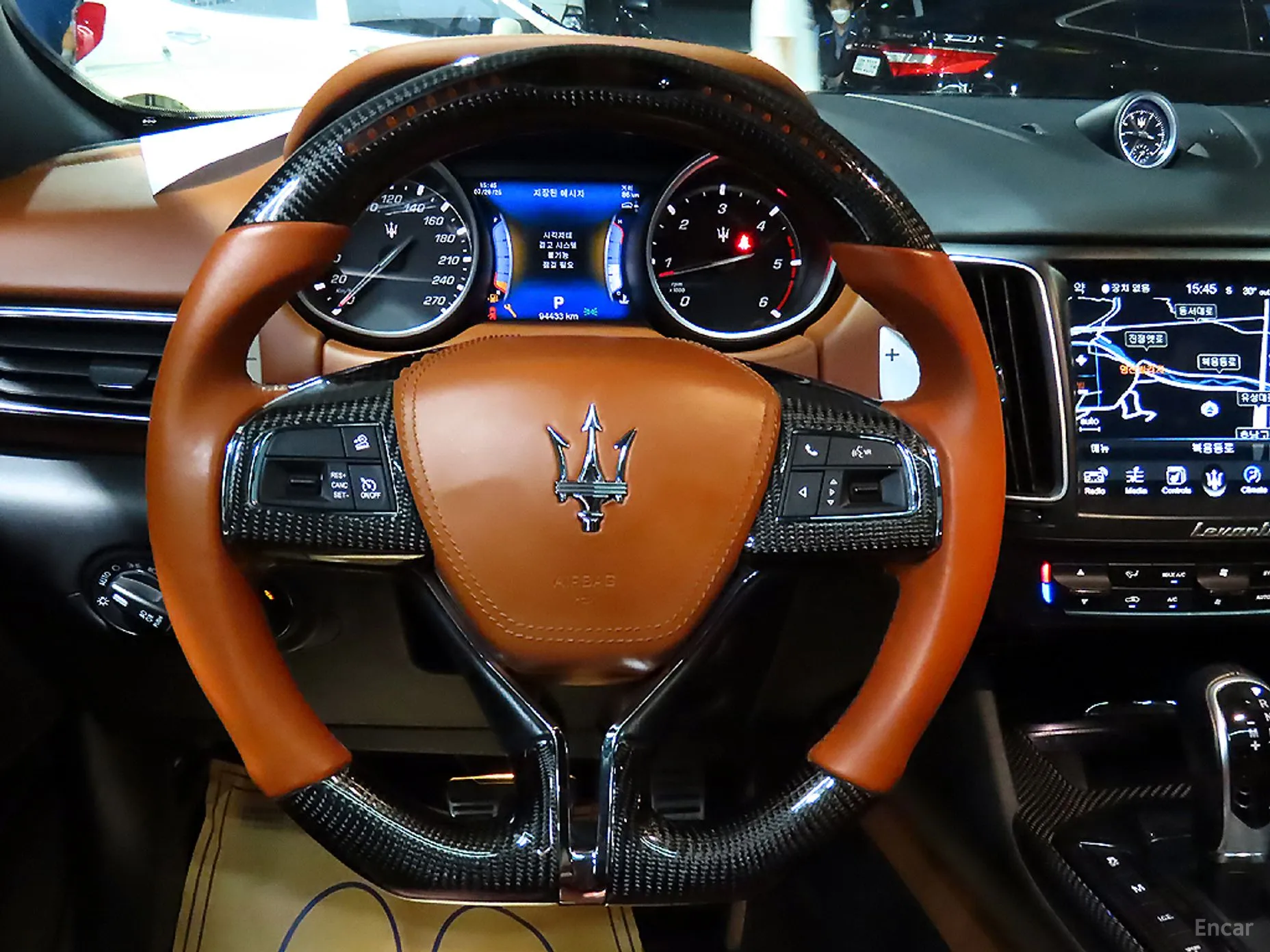 Maserati Levante превью 13