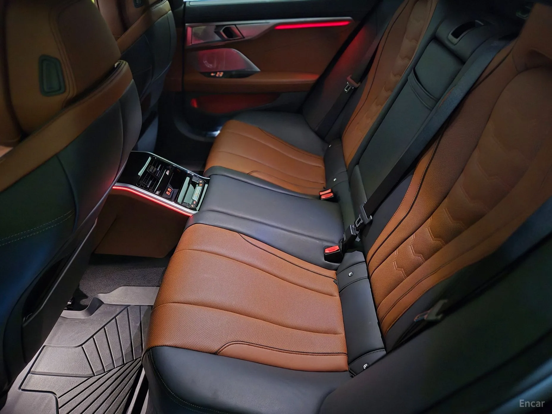 BMW 8-series (G15) превью 4