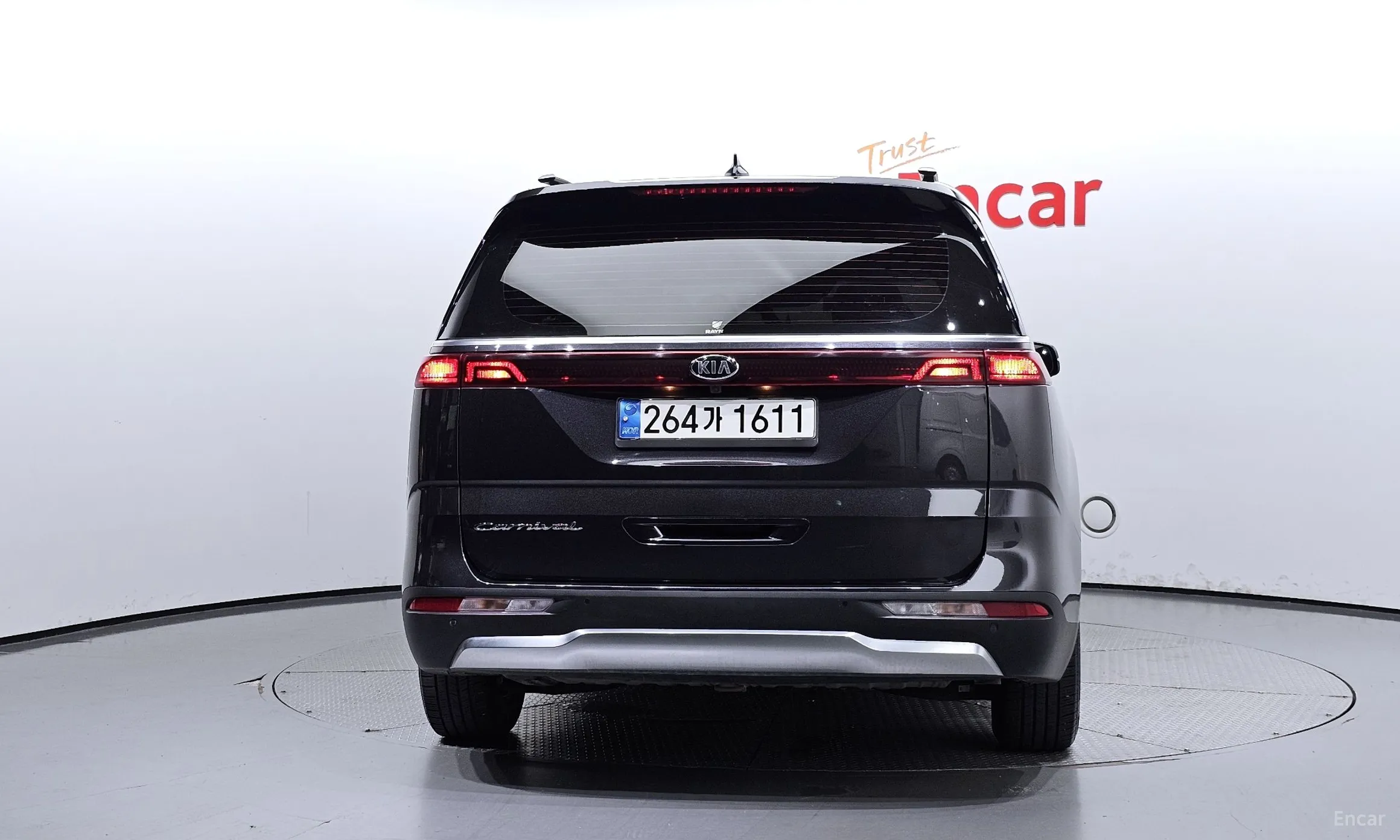 Kia Carnival Gen 4 превью 3