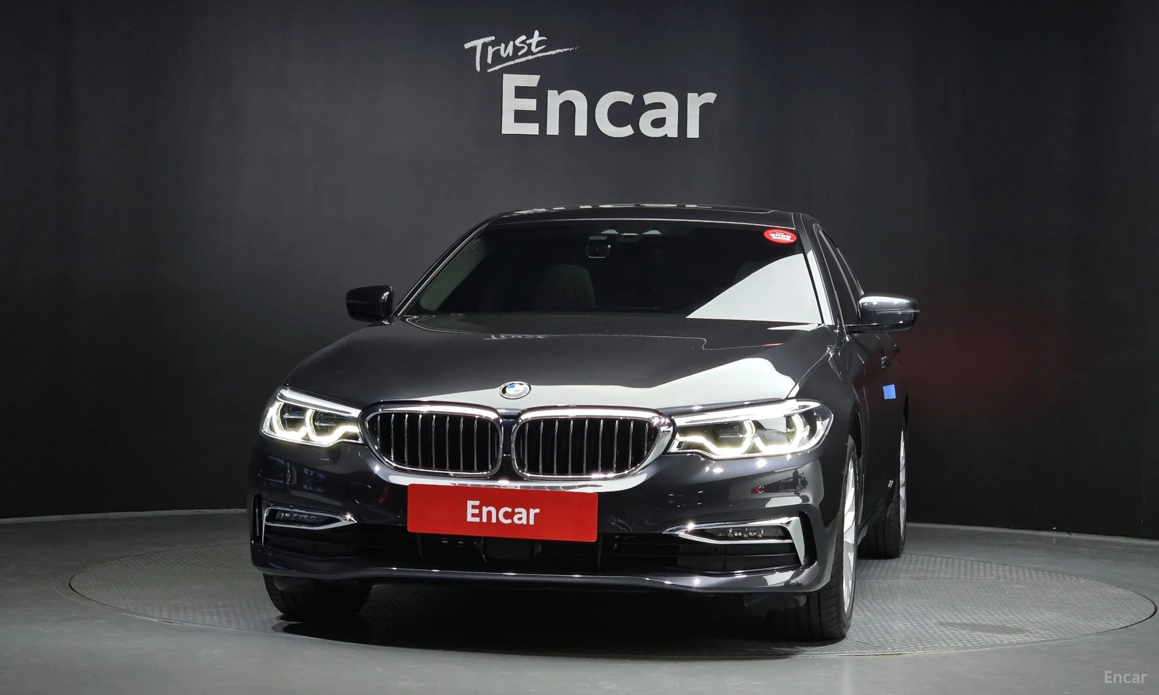 BMW 5 Series (G30) превью 2