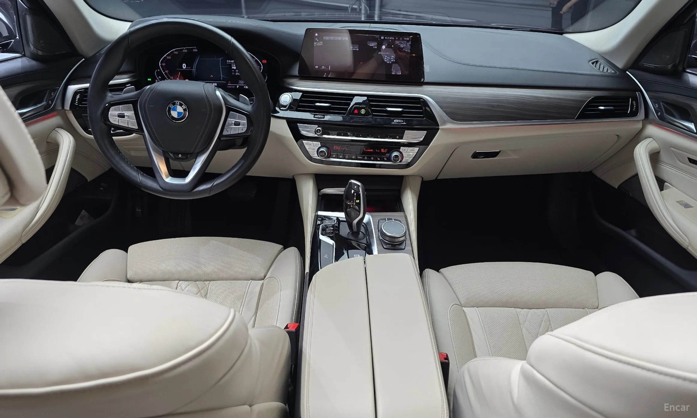 BMW 5 Series (G30) превью 4