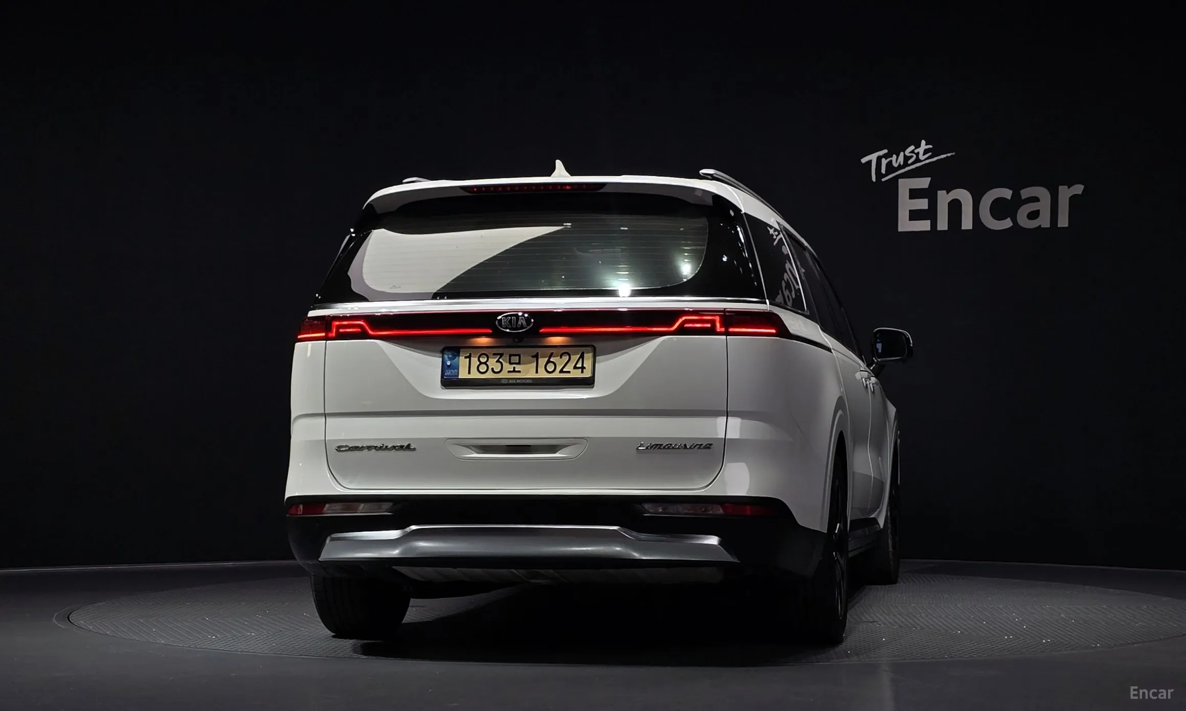 Kia Carnival Gen 4 превью 3