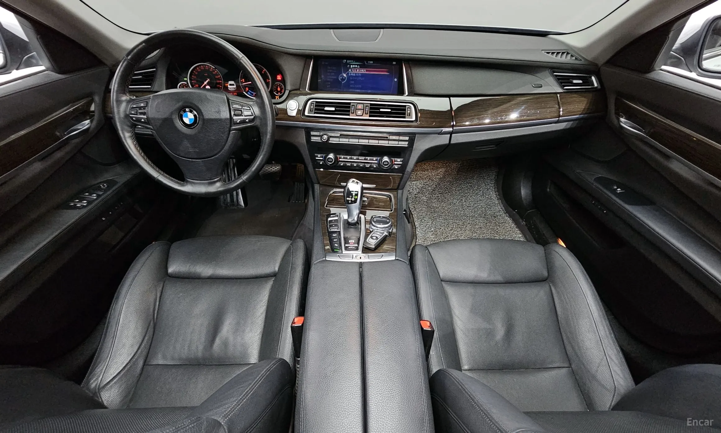 BMW 7 Series (F01) превью 4