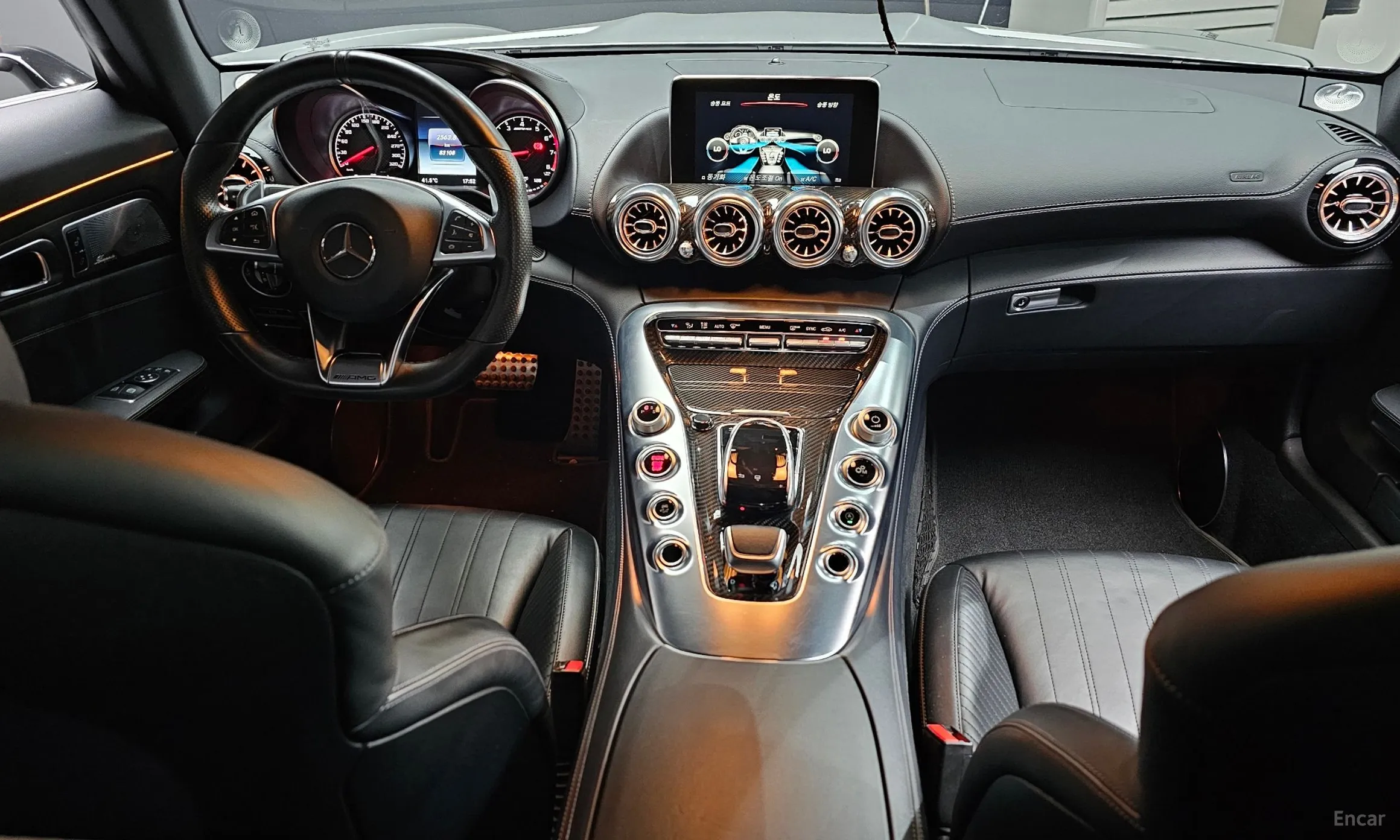 Mercedes Benz AMG GT превью 4