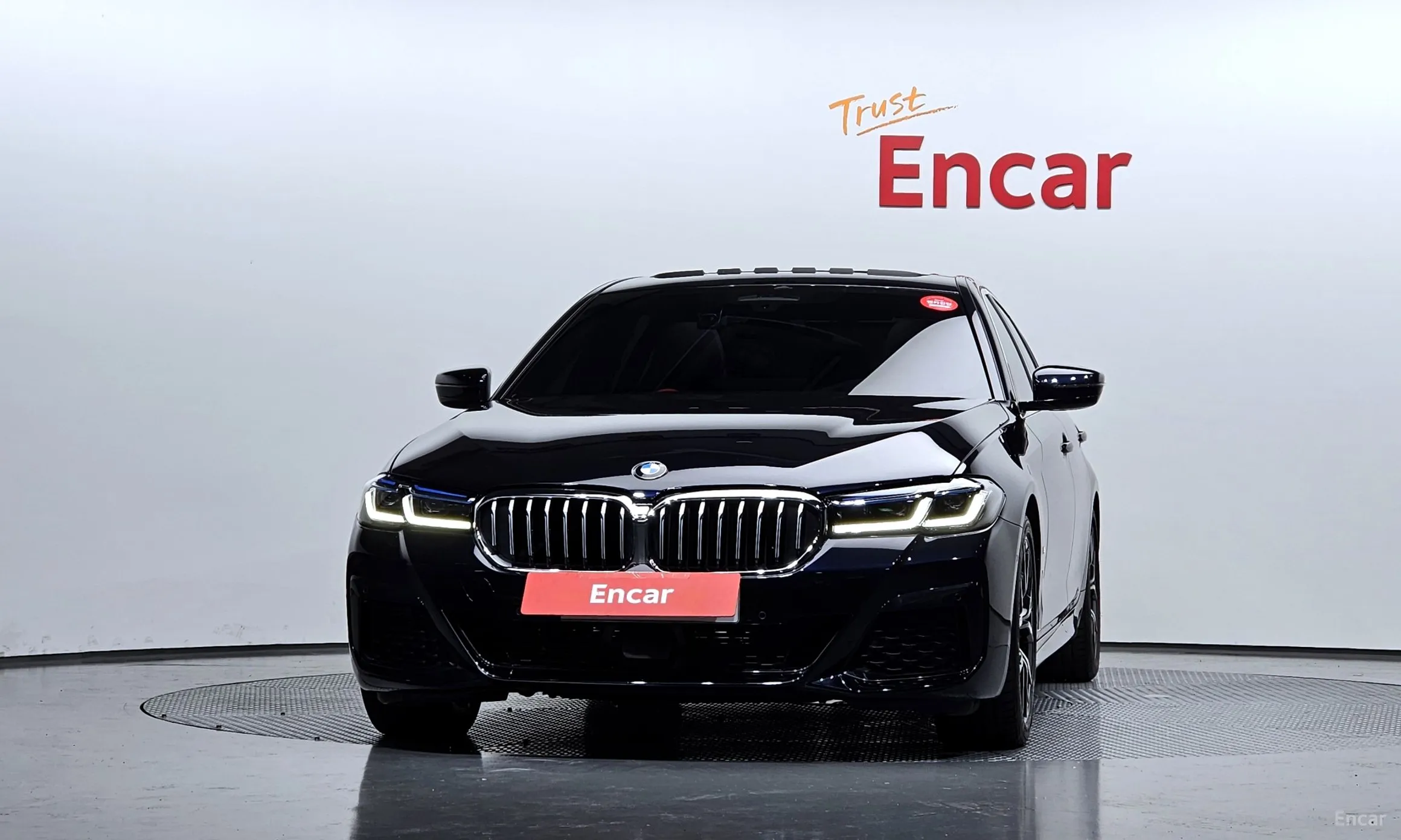 BMW 5 Series (G30) превью 2