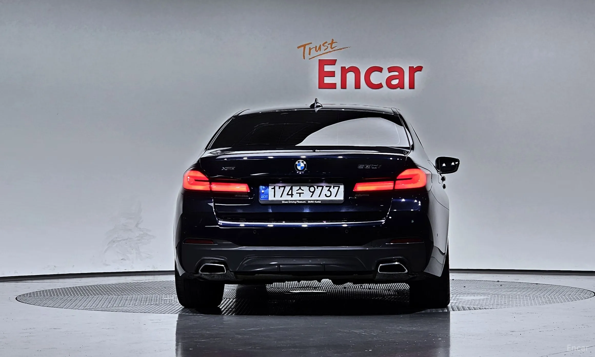 BMW 5 Series (G30) превью 3