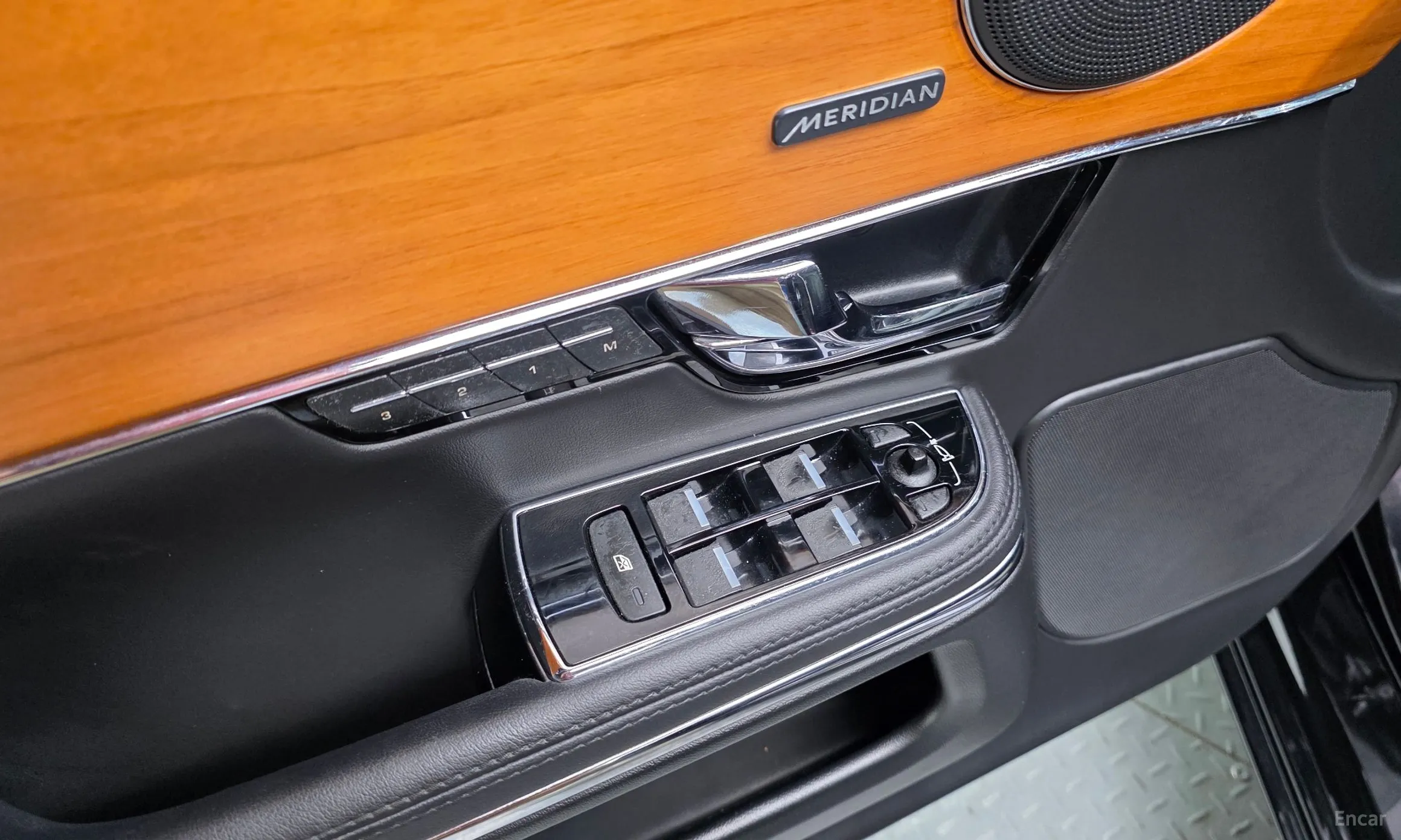 Jaguar All New XJ превью 13