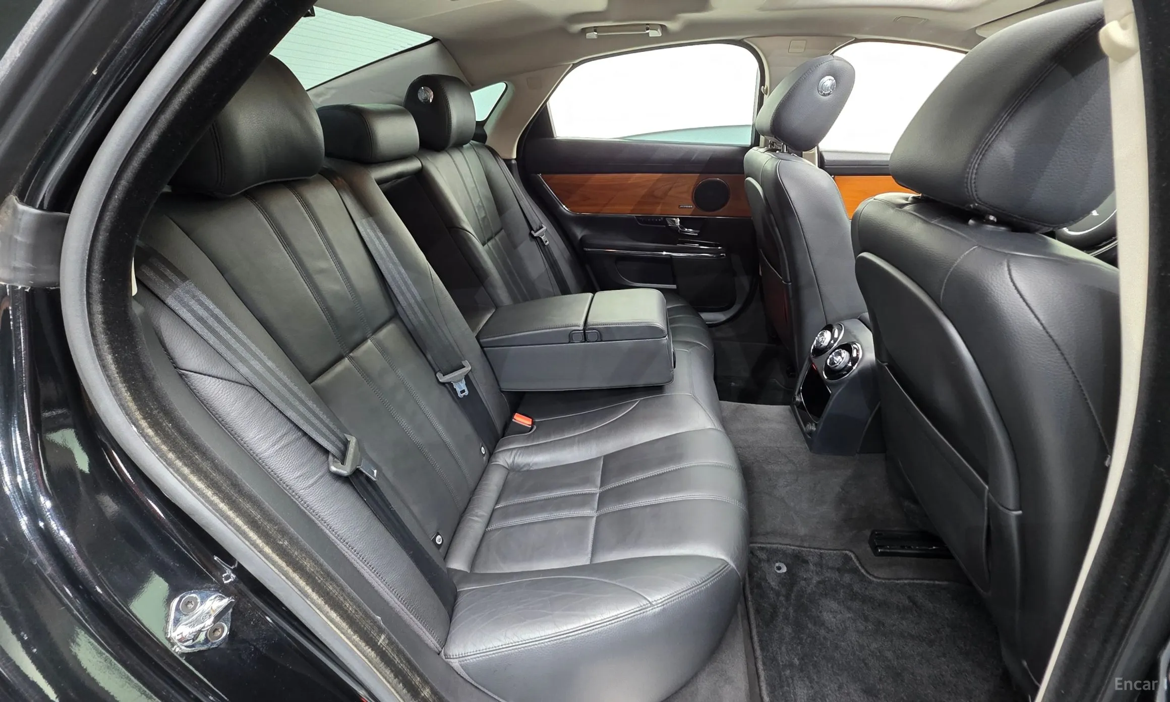 Jaguar All New XJ превью 19