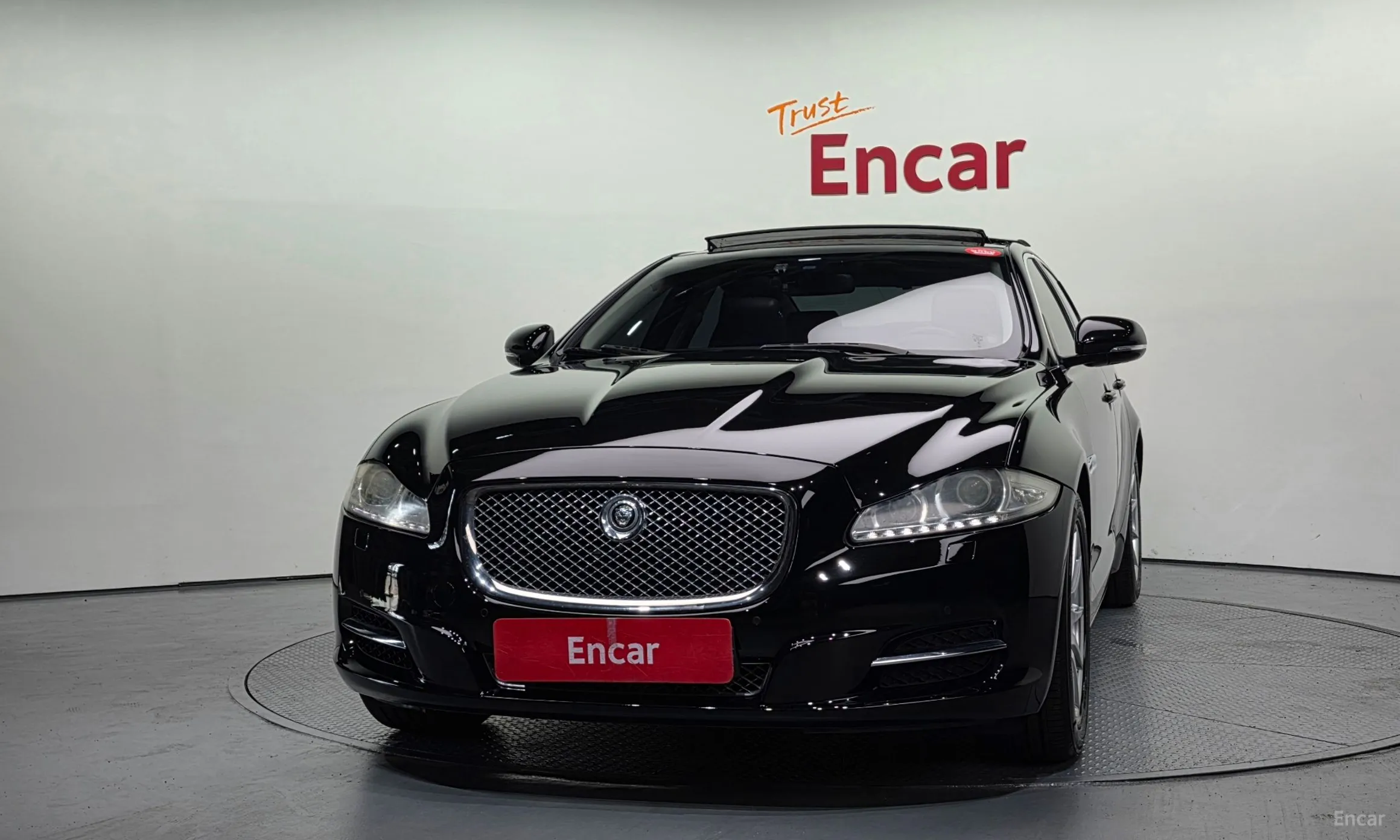 Jaguar All New XJ превью 3