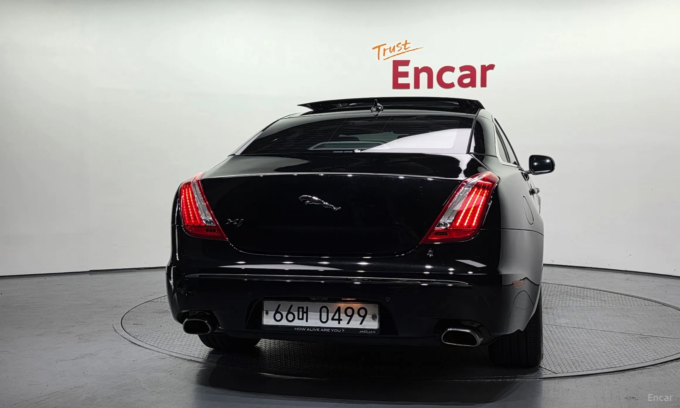 Jaguar All New XJ превью 4