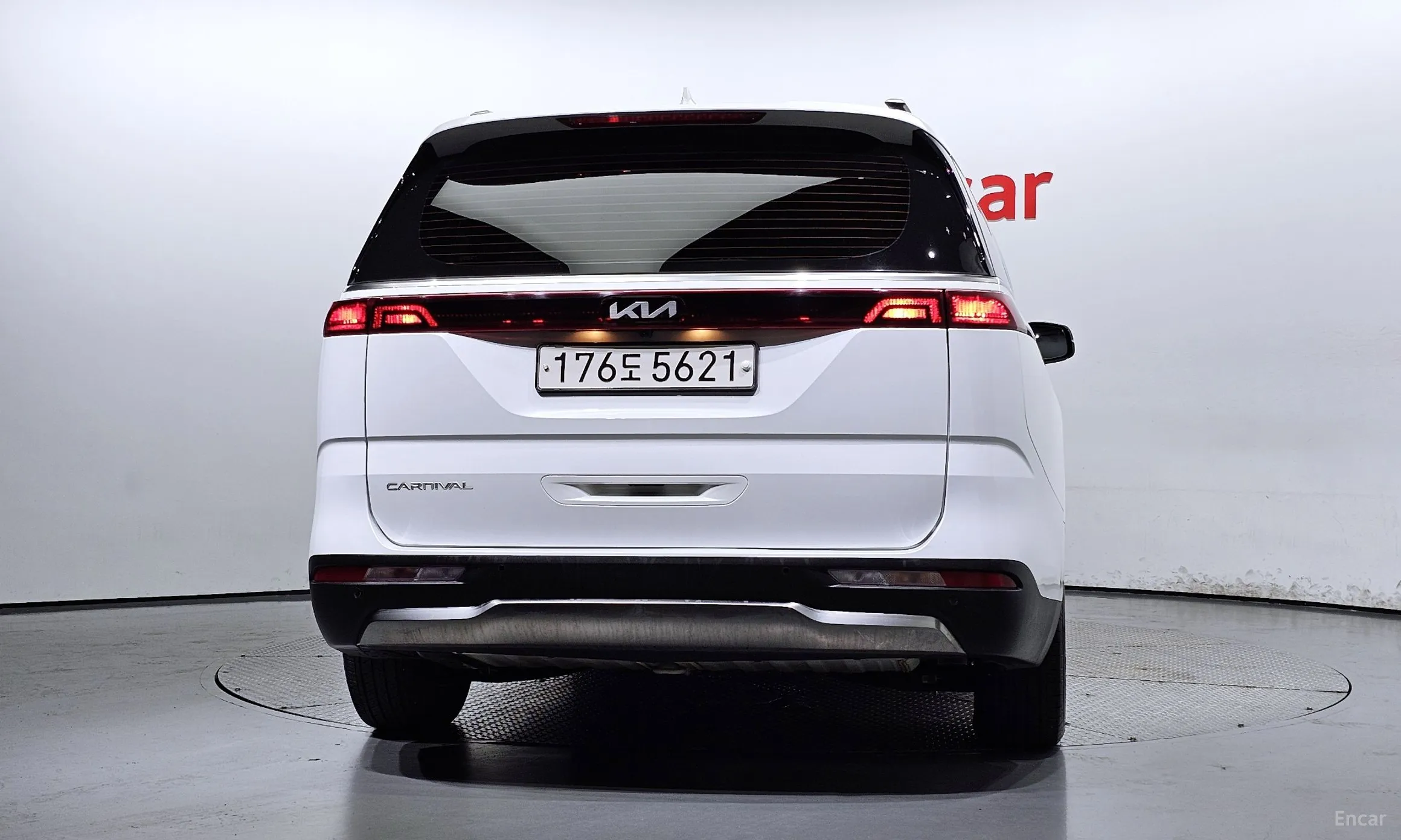 Kia Carnival Gen 4 превью 3
