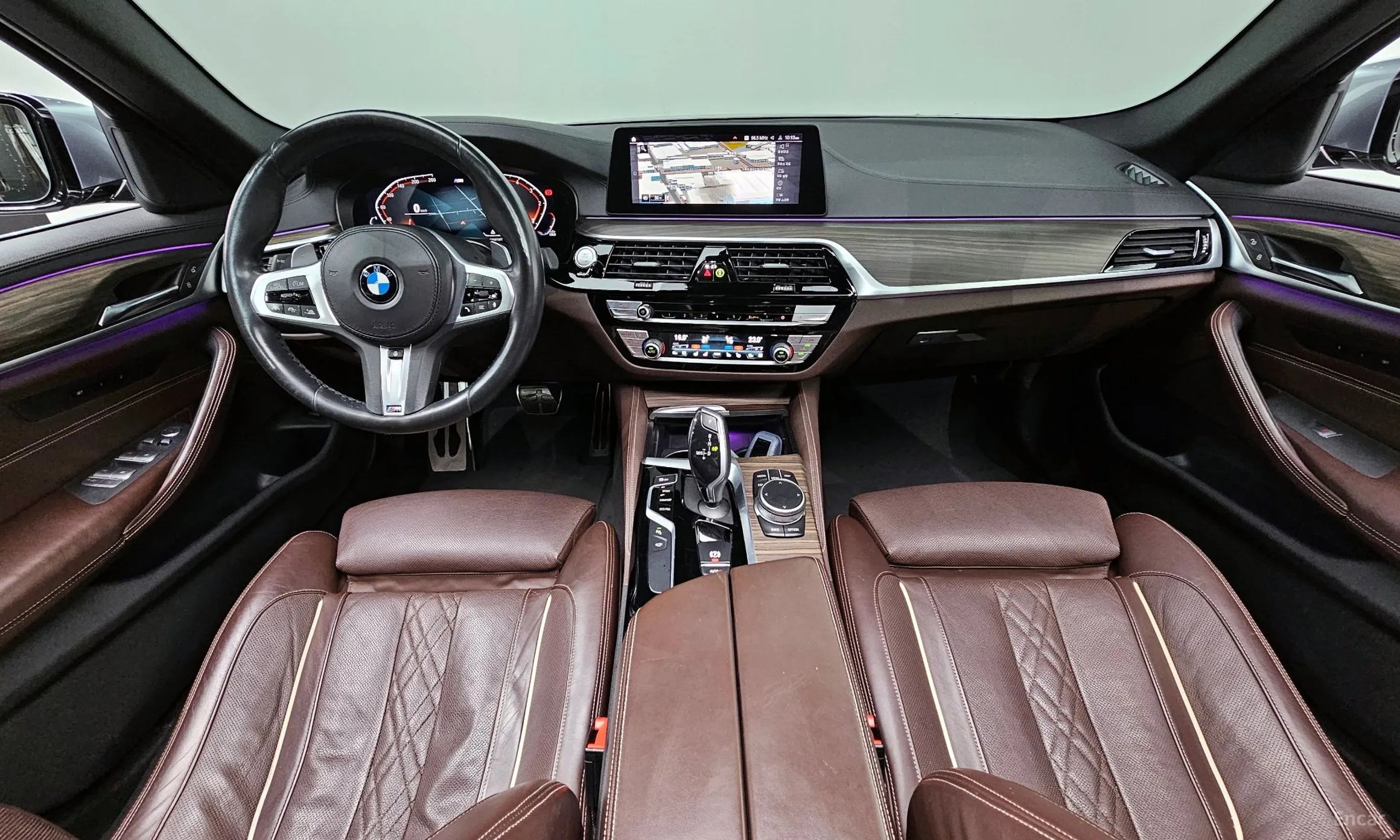 BMW 5 Series (G30) превью 4