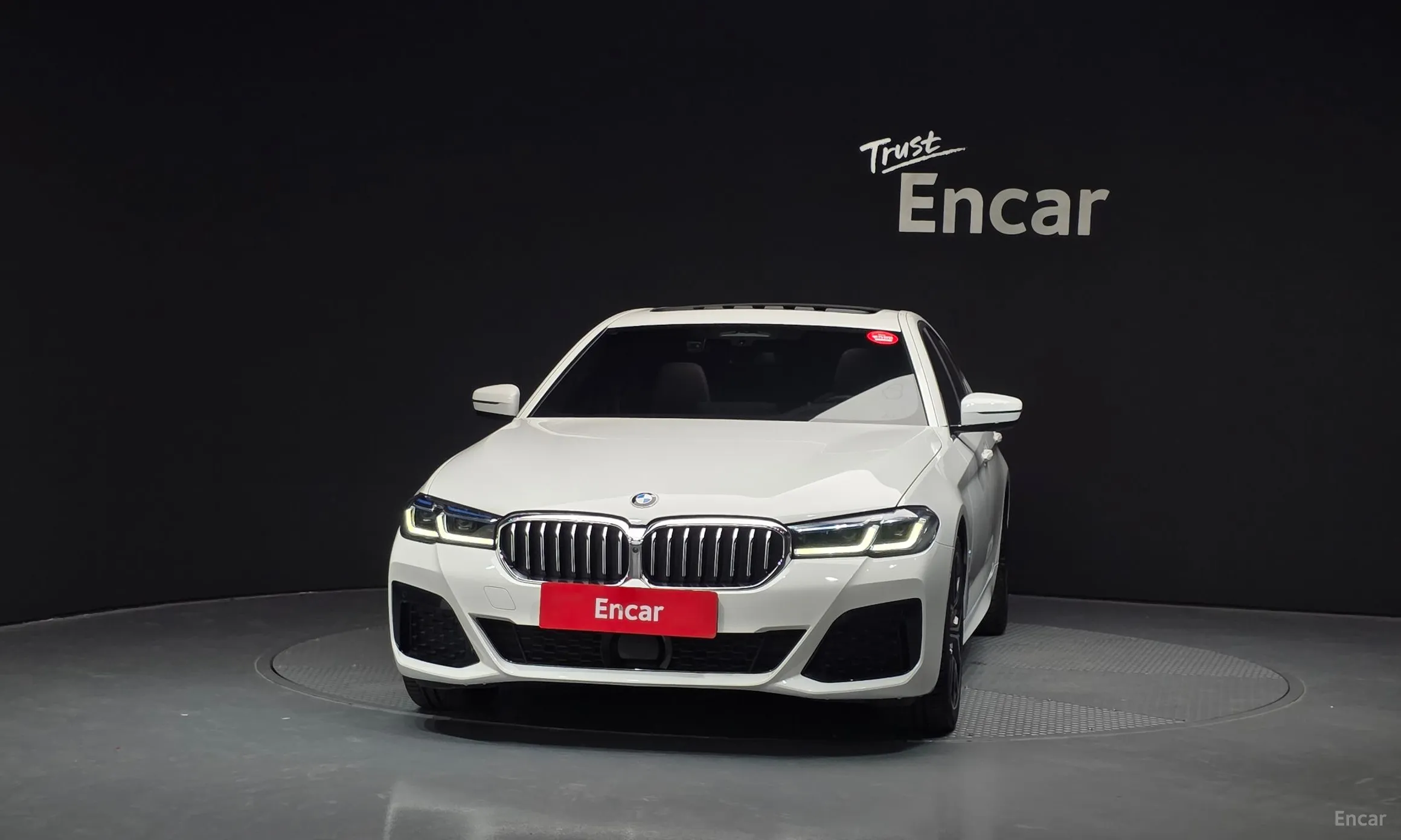 BMW 5 Series (G30) превью 2