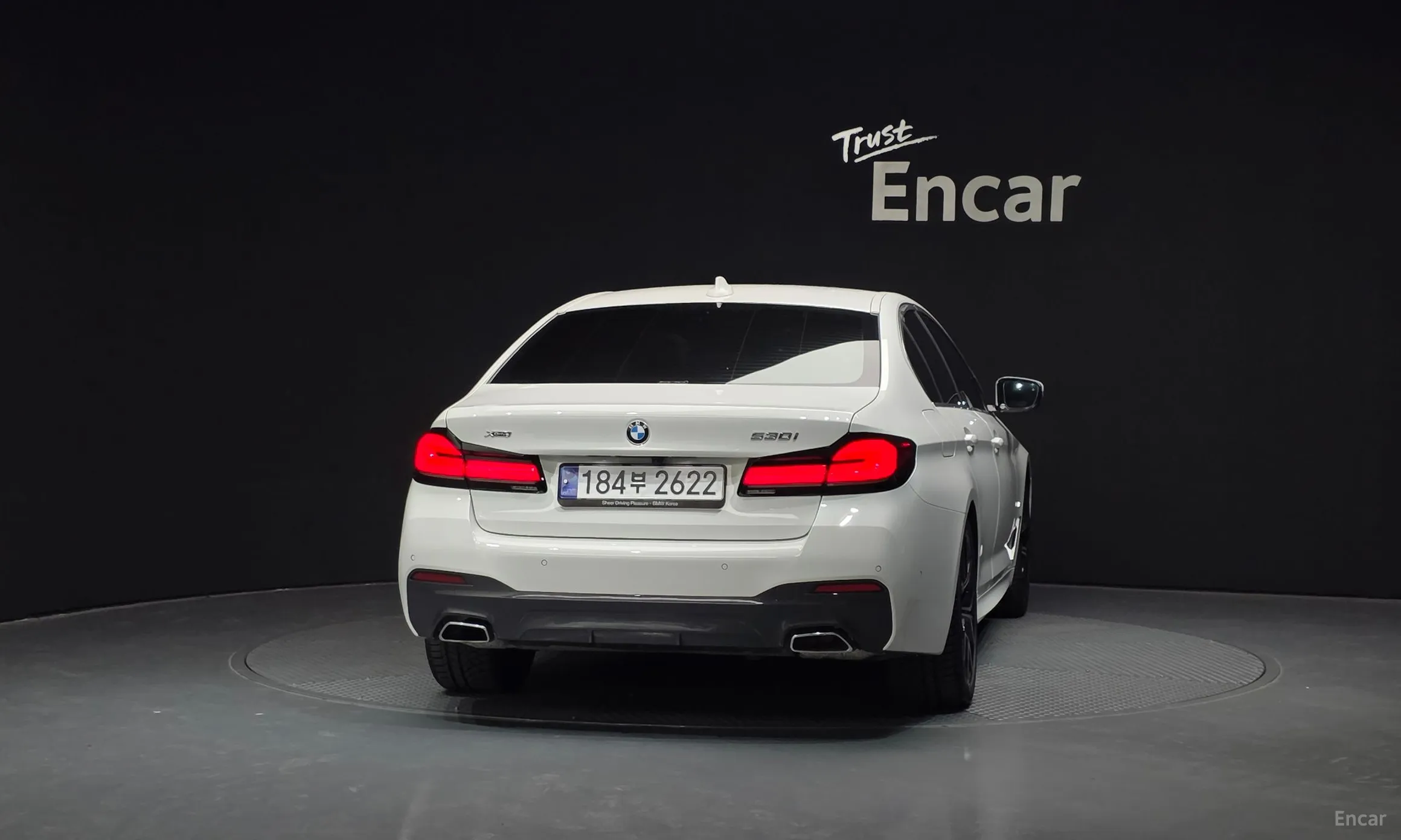 BMW 5 Series (G30) превью 3