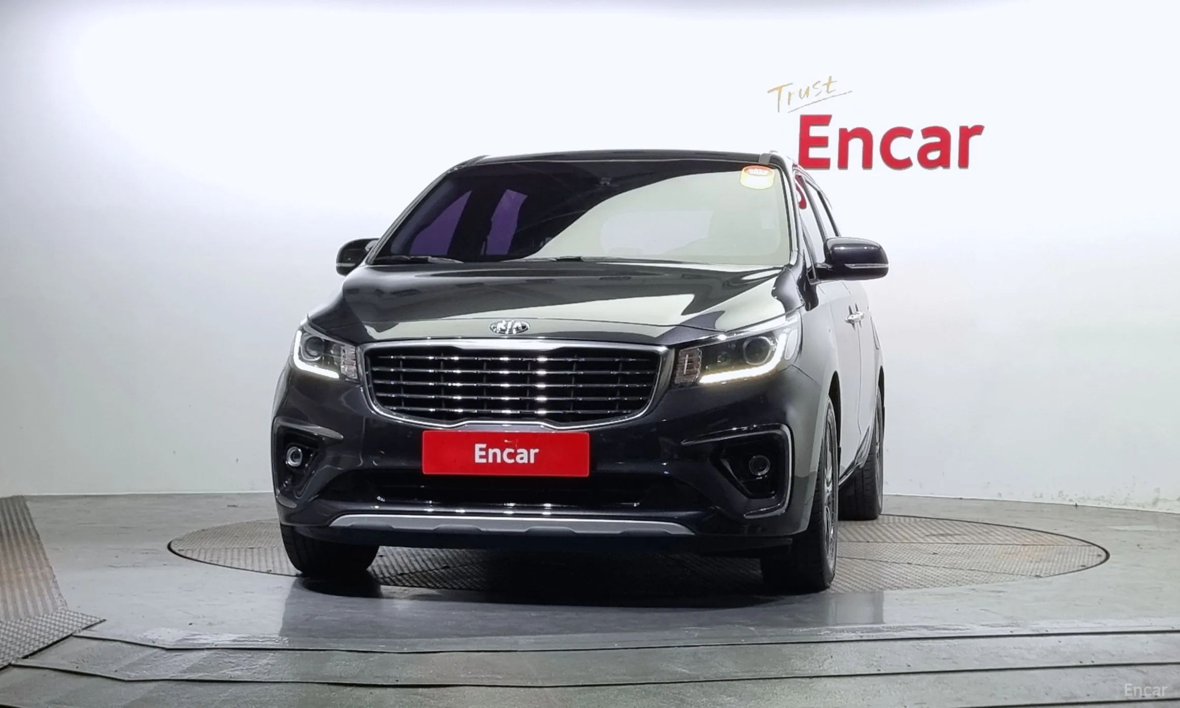 Kia Carnival превью 2