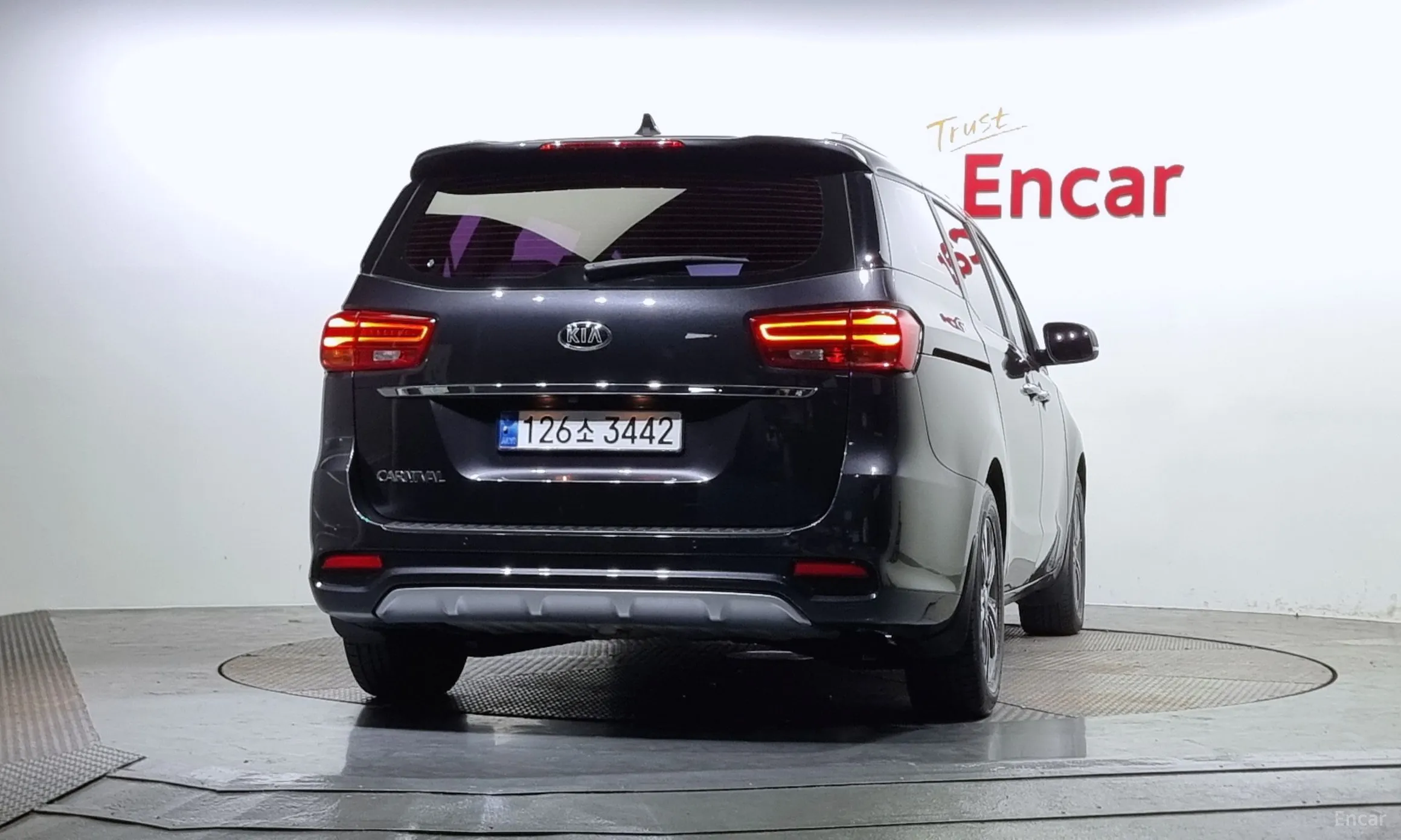 Kia Carnival превью 3