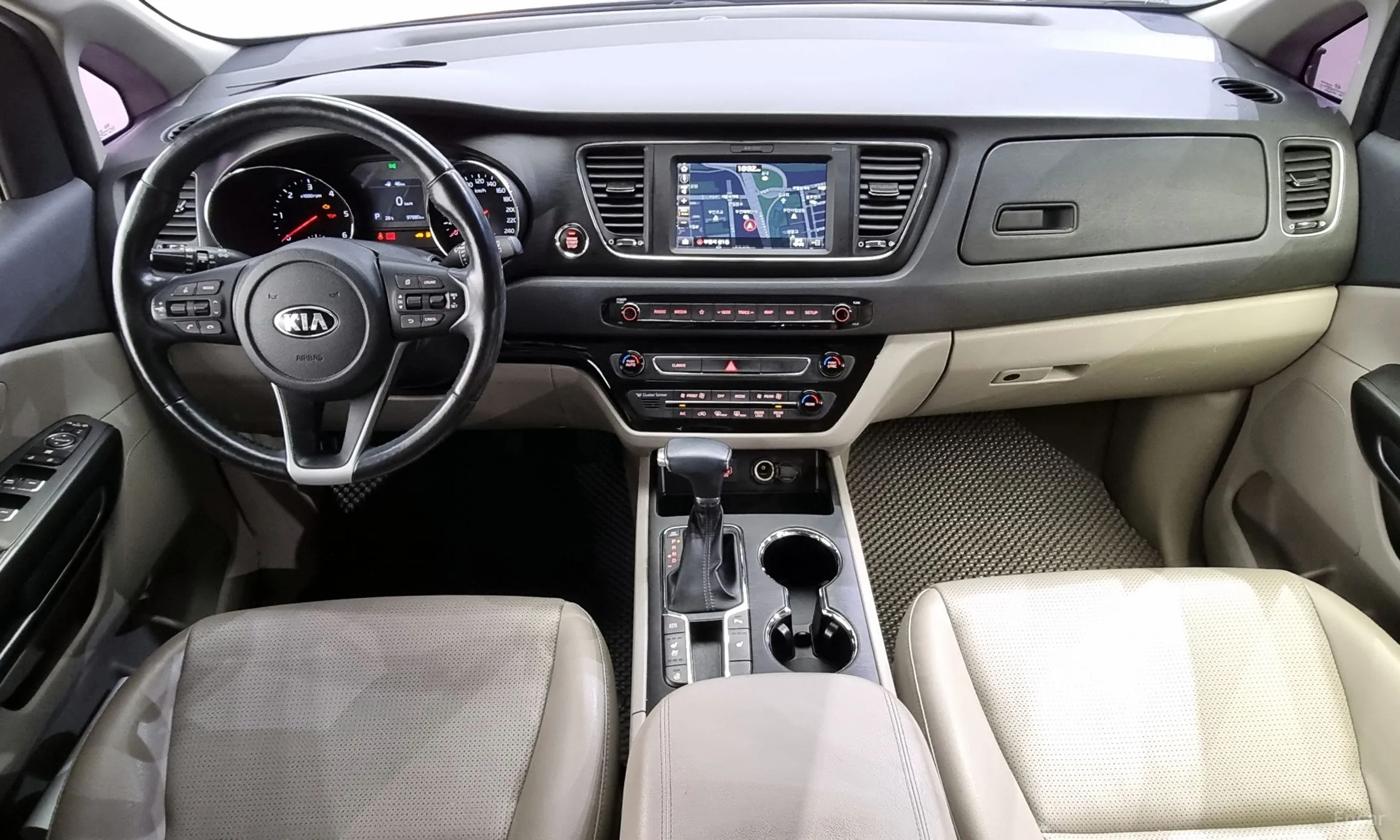 Kia Carnival превью 4