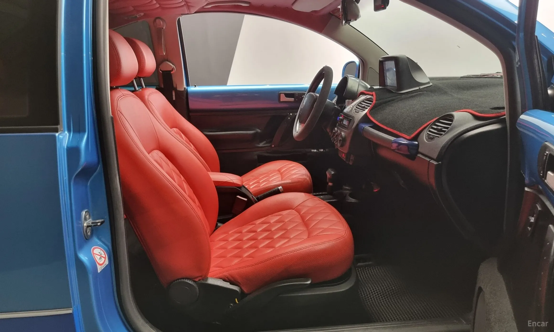 Volkswagen New Beetle превью 10