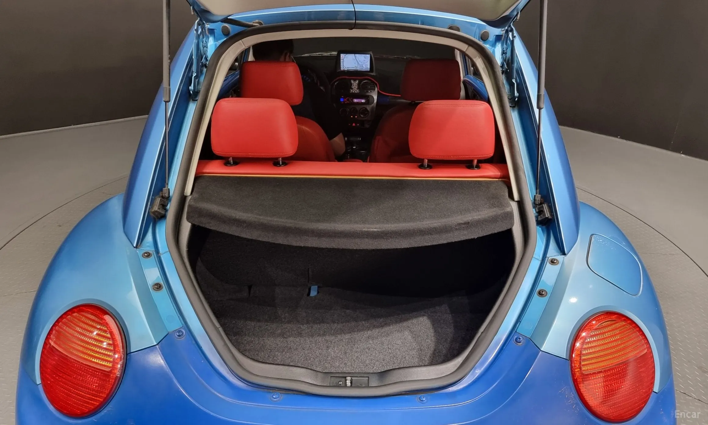 Volkswagen New Beetle превью 20