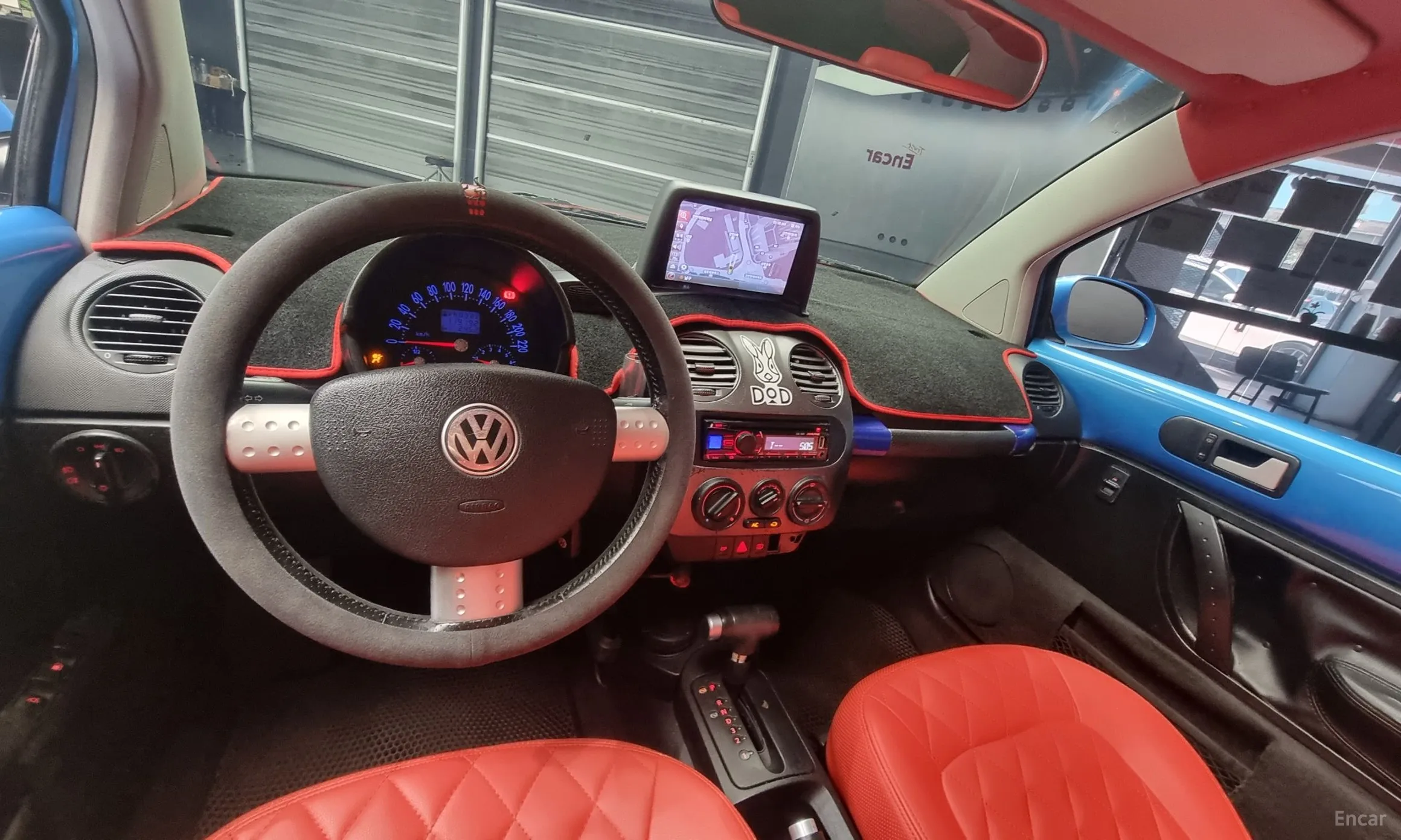 Volkswagen New Beetle превью 7