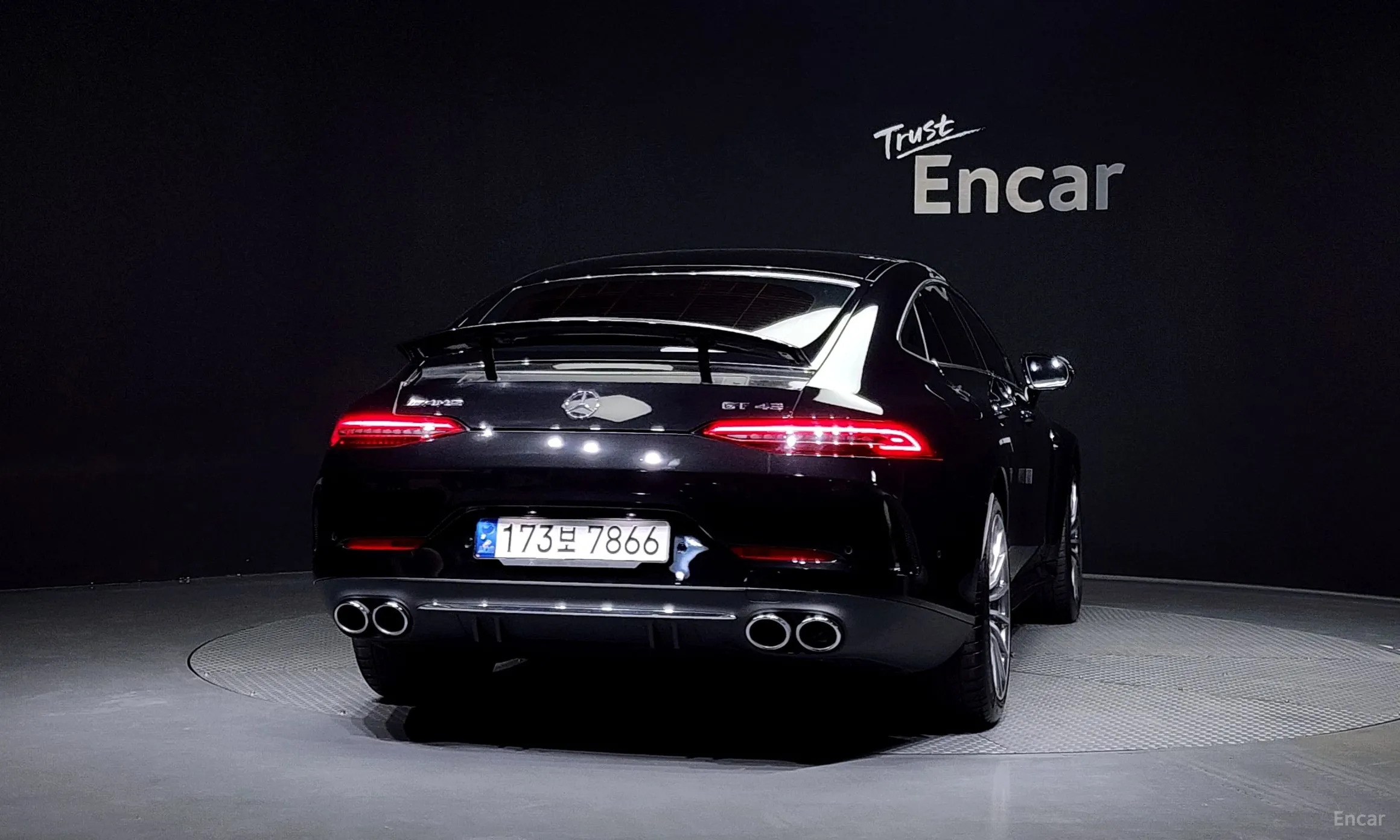Mercedes Benz AMG GT превью 3